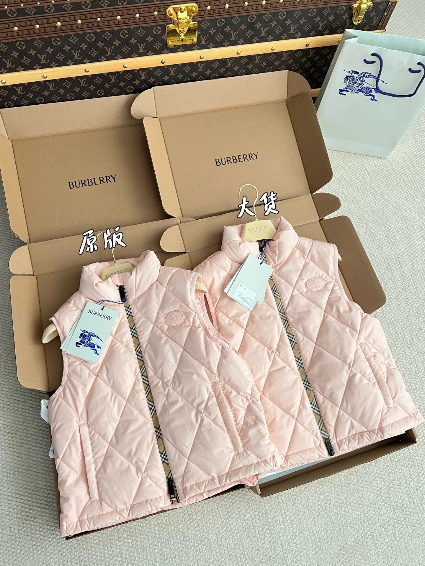 버버리 여성 다운 조끼 상세 이미지 2