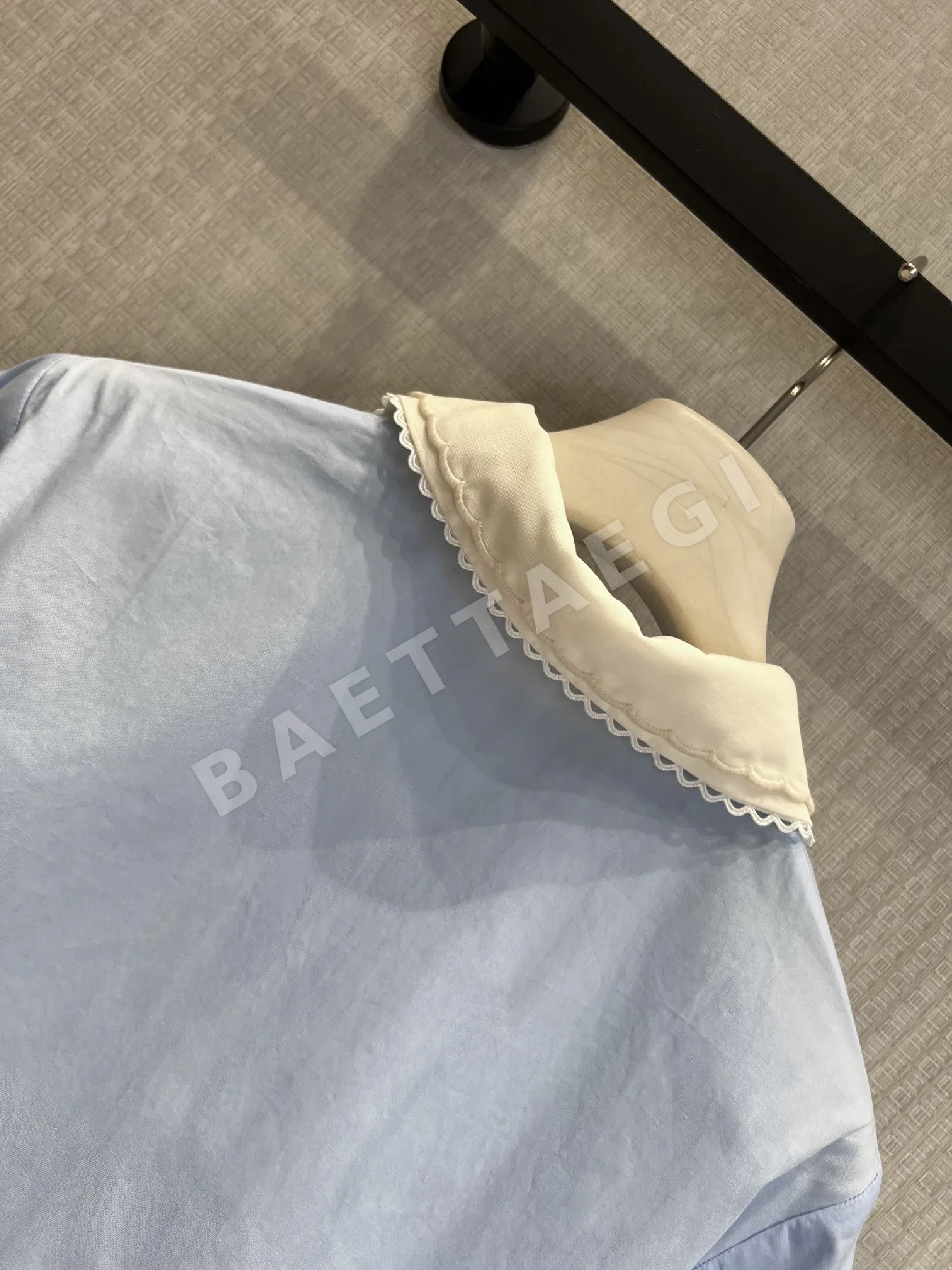 미우미우 베이비블루 피터팬카라 반팔 셔츠 상세 이미지 4