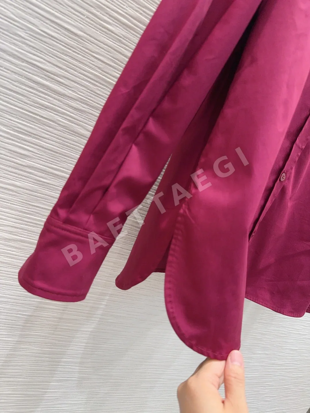 에르메스 입체 커팅 여성 셔츠 상세 이미지 8