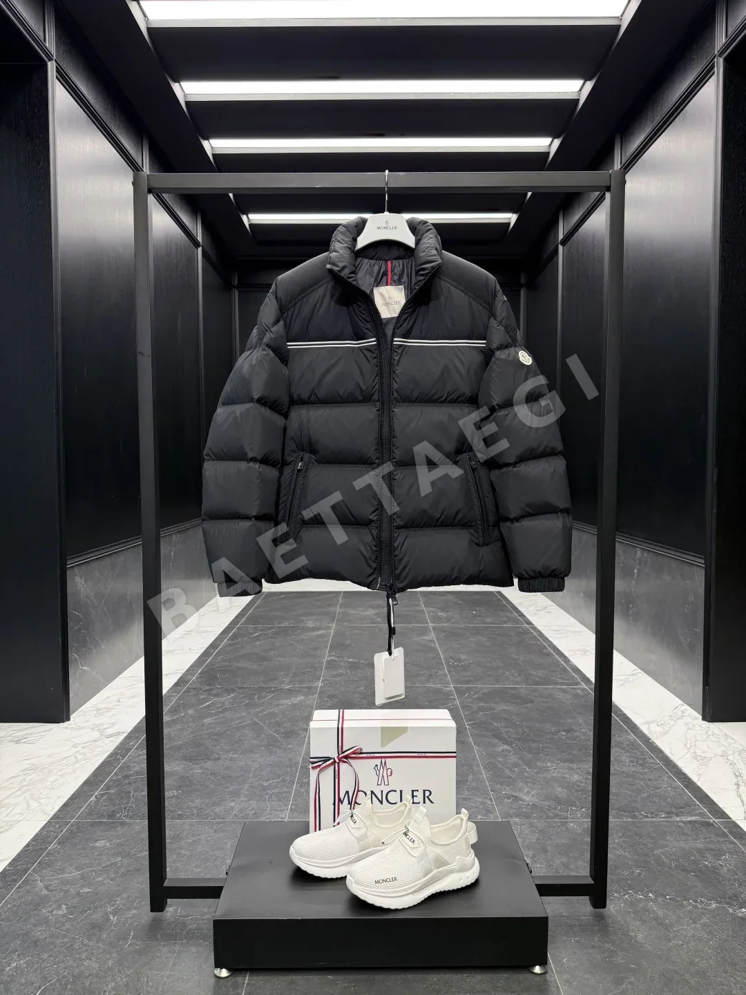 몽클레르 부바크(Moncler Bouvaque) 남성 숏 패딩 재킷 상세 이미지 3