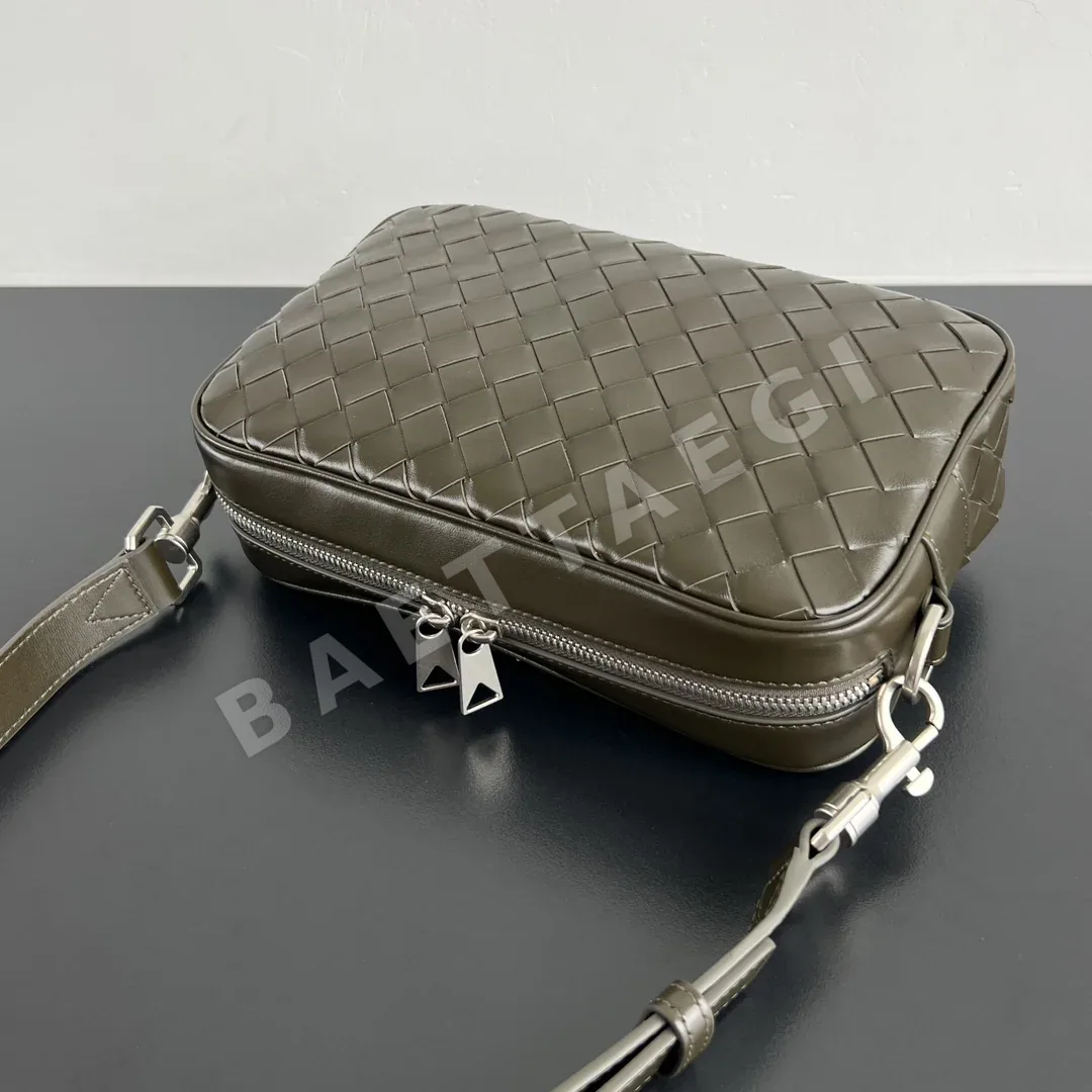 보테가베네타 뉴 우븐 소가죽 카메라백 755923 6342 상세 이미지 4