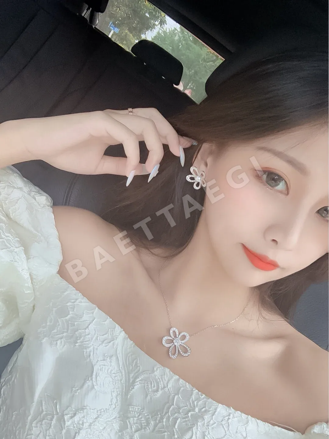 반클리프앤아펠 플라워레이스 다이아몬드 귀걸이 상세 이미지 2
