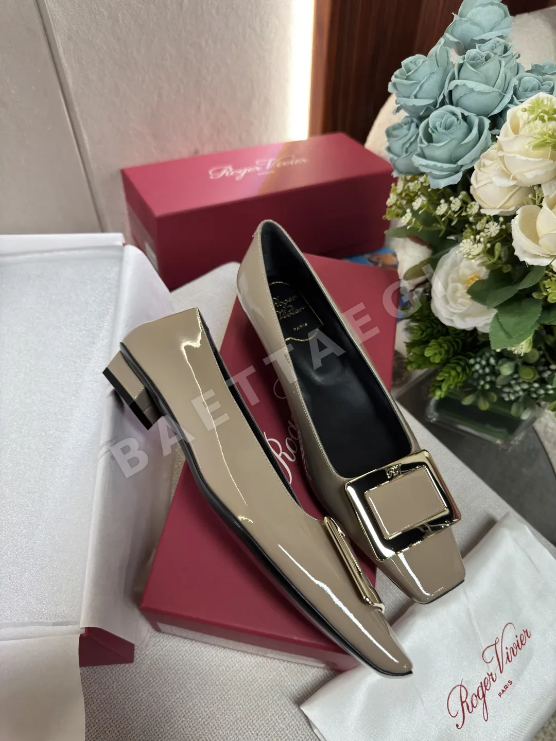 로저비비에 스퀘어 버클 플랫 여성 신발 상세 이미지 2