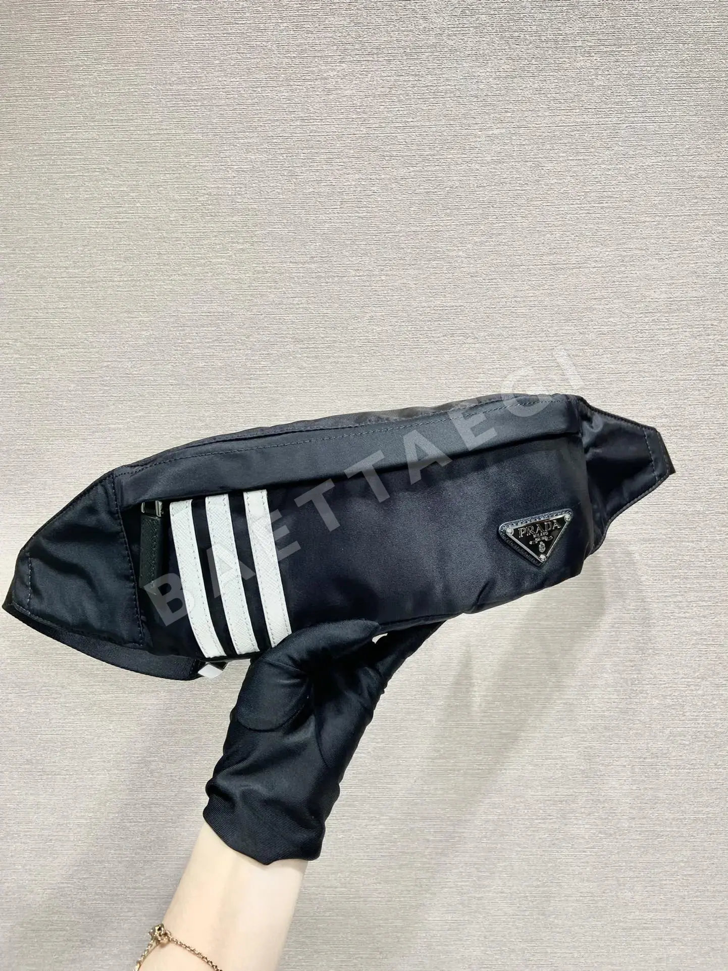 프라다 나일론 사피아노 가죽 웨이스트백 2VL034 66680