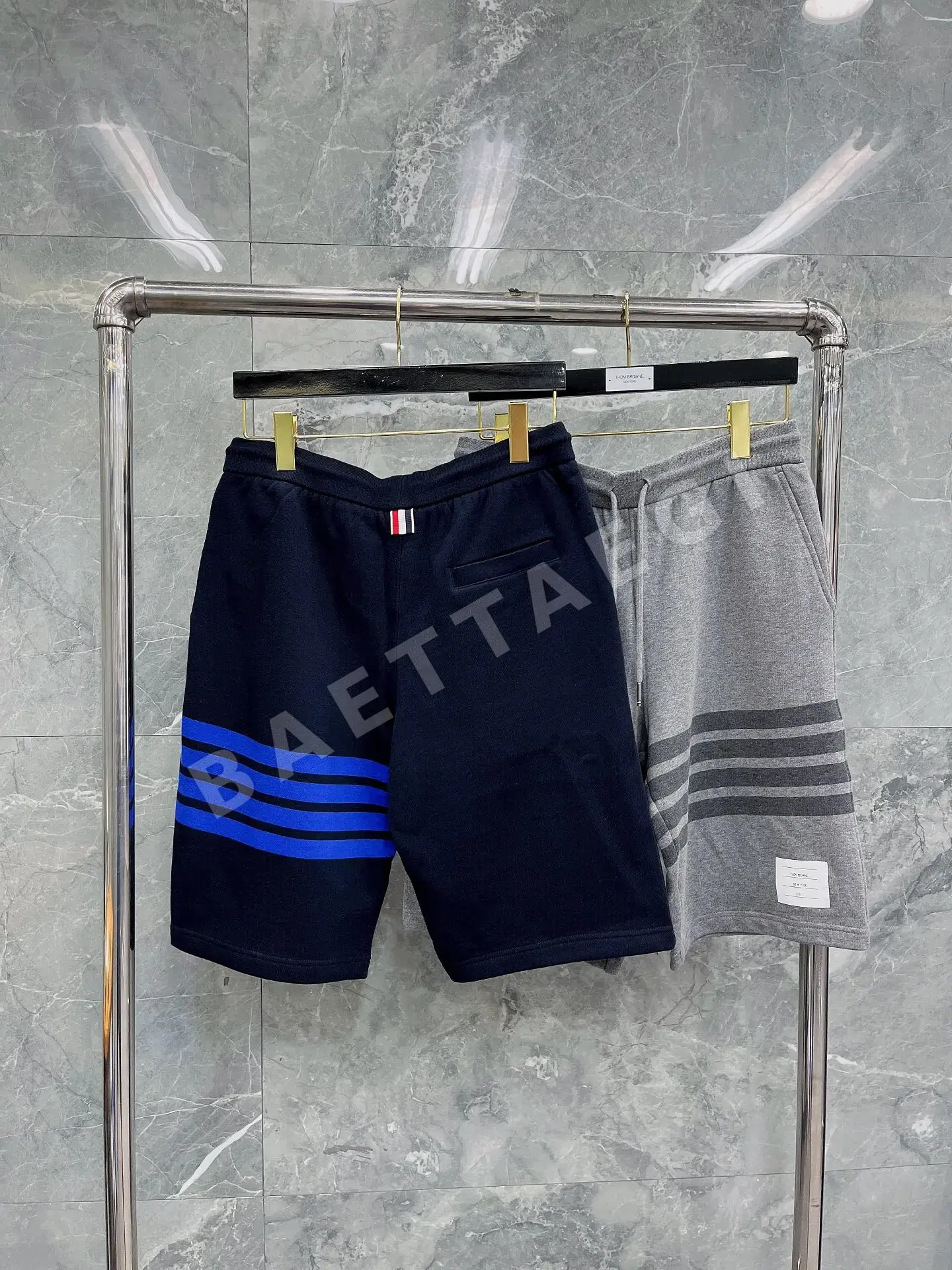 톰브라운 코튼 일자핏 남성 반바지 상세 이미지 3