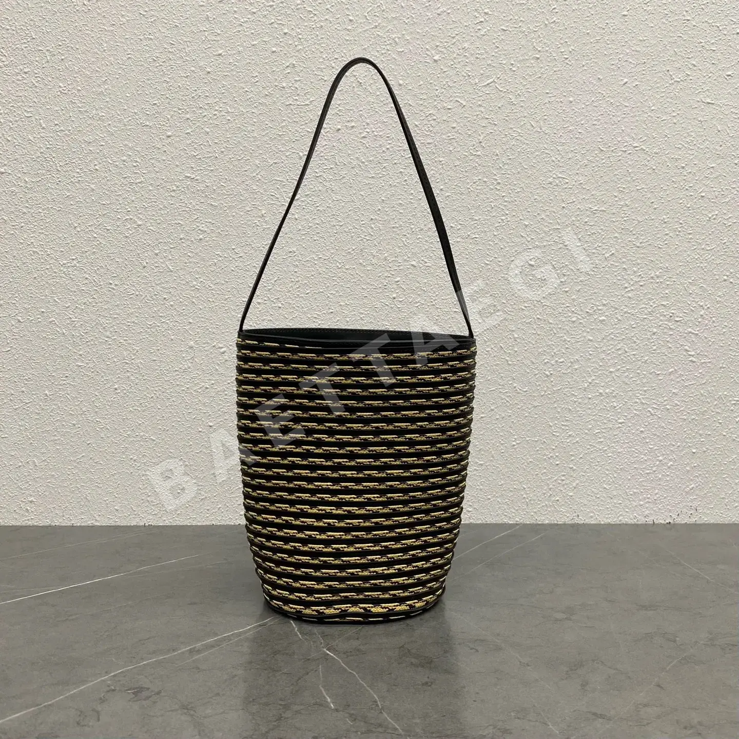 더로우 보 스몰 라피아 토트백 149950
