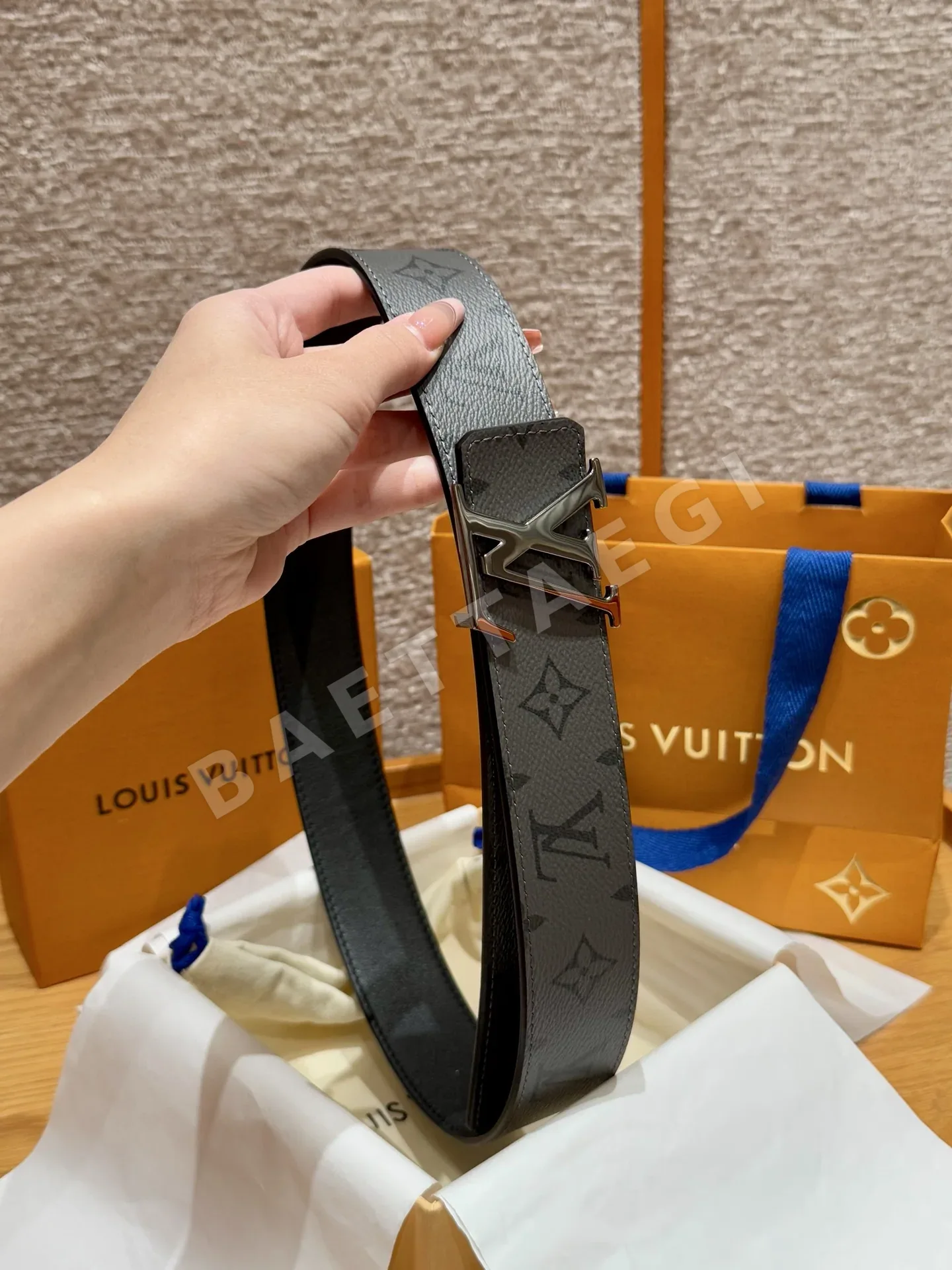 루이비통 모노그램 리버시블 벨트 상세 이미지 4