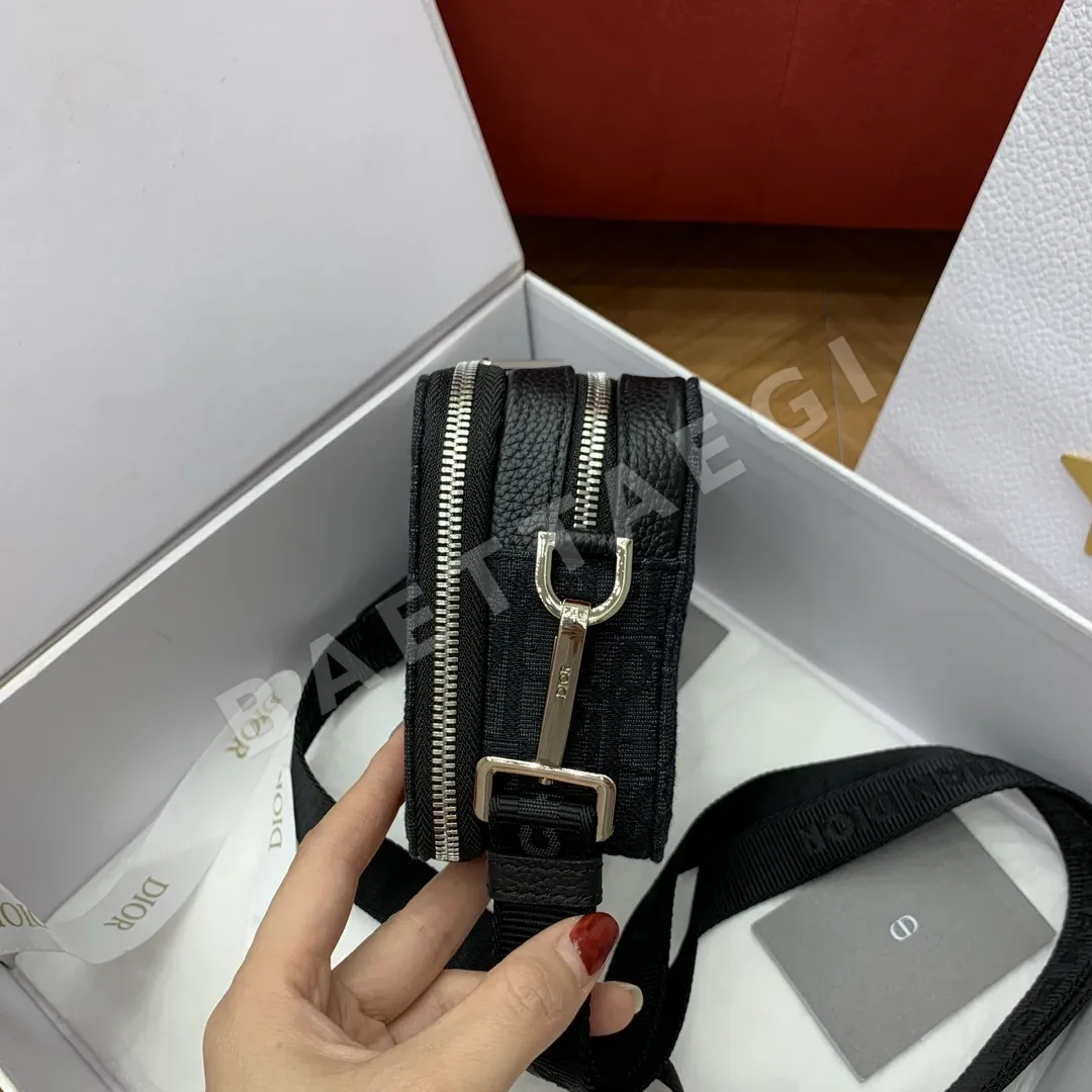 디올 오블리크 모노그램 카메라백 상세 이미지 5