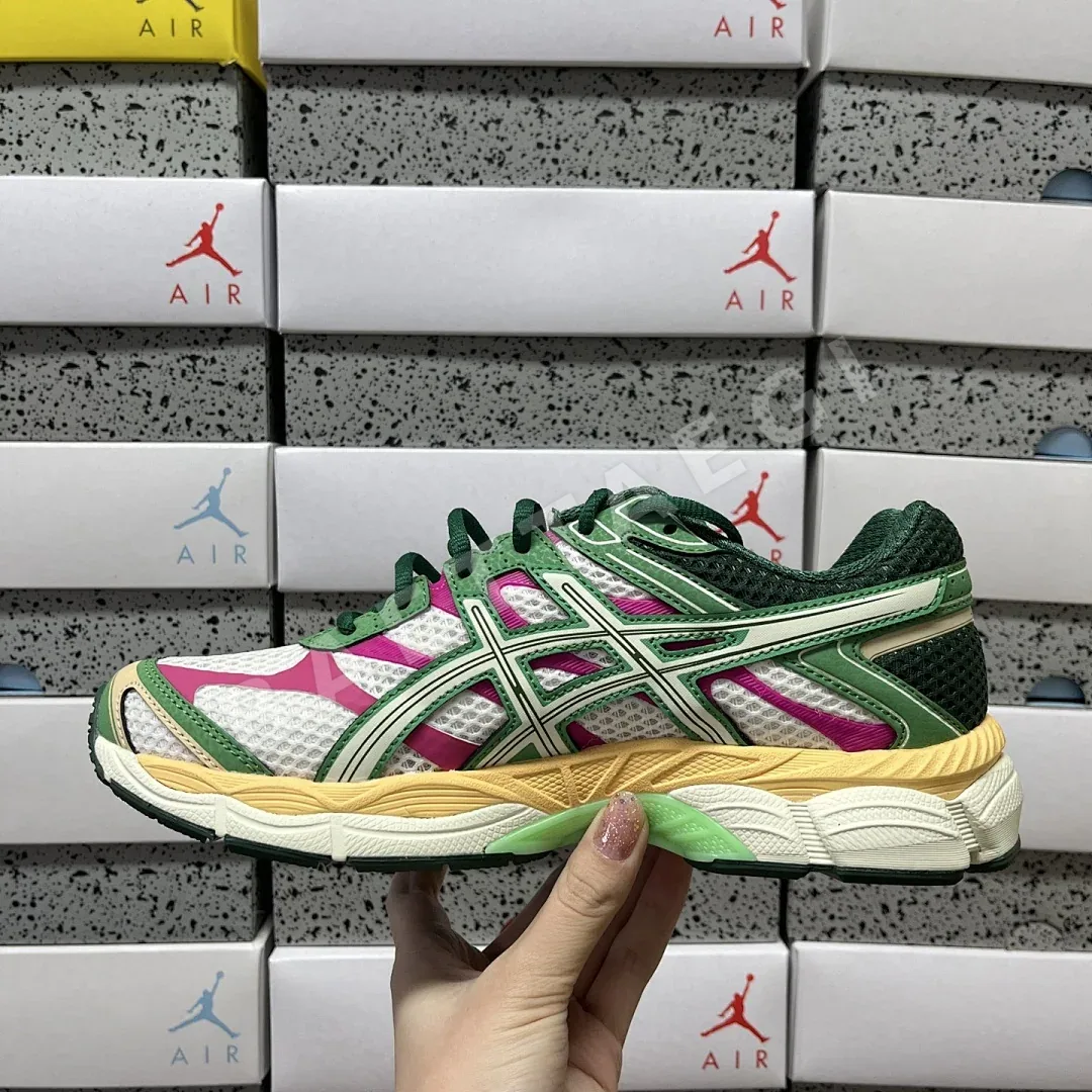 아식스 [TOP] 젤 큐뮬러스 16 1203A763-100 200300 Asics Gel-Cumulus 16 Green Cream Ivory 상세 이미지 3