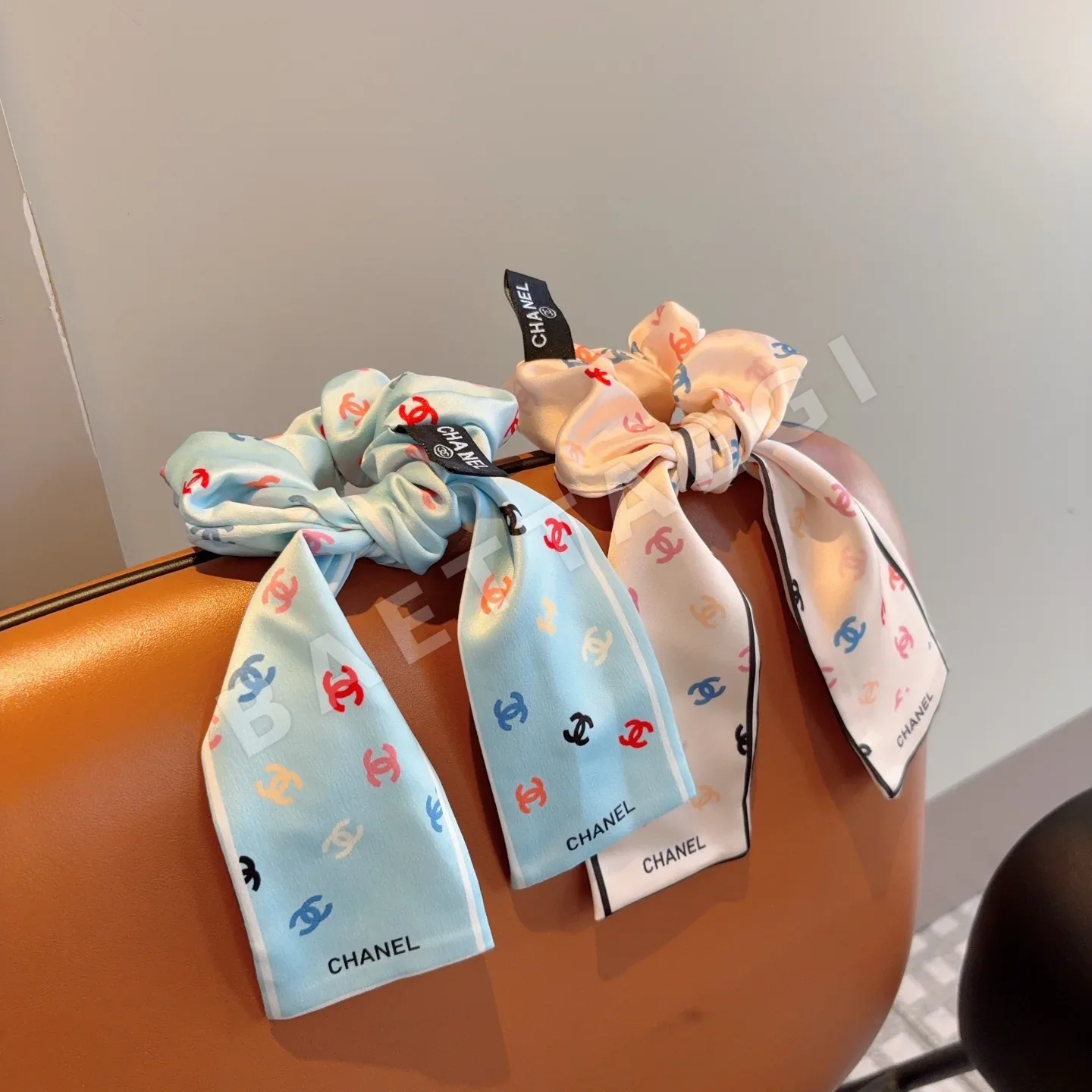 샤넬 리본 나비 장식 헤어 고무줄 183079