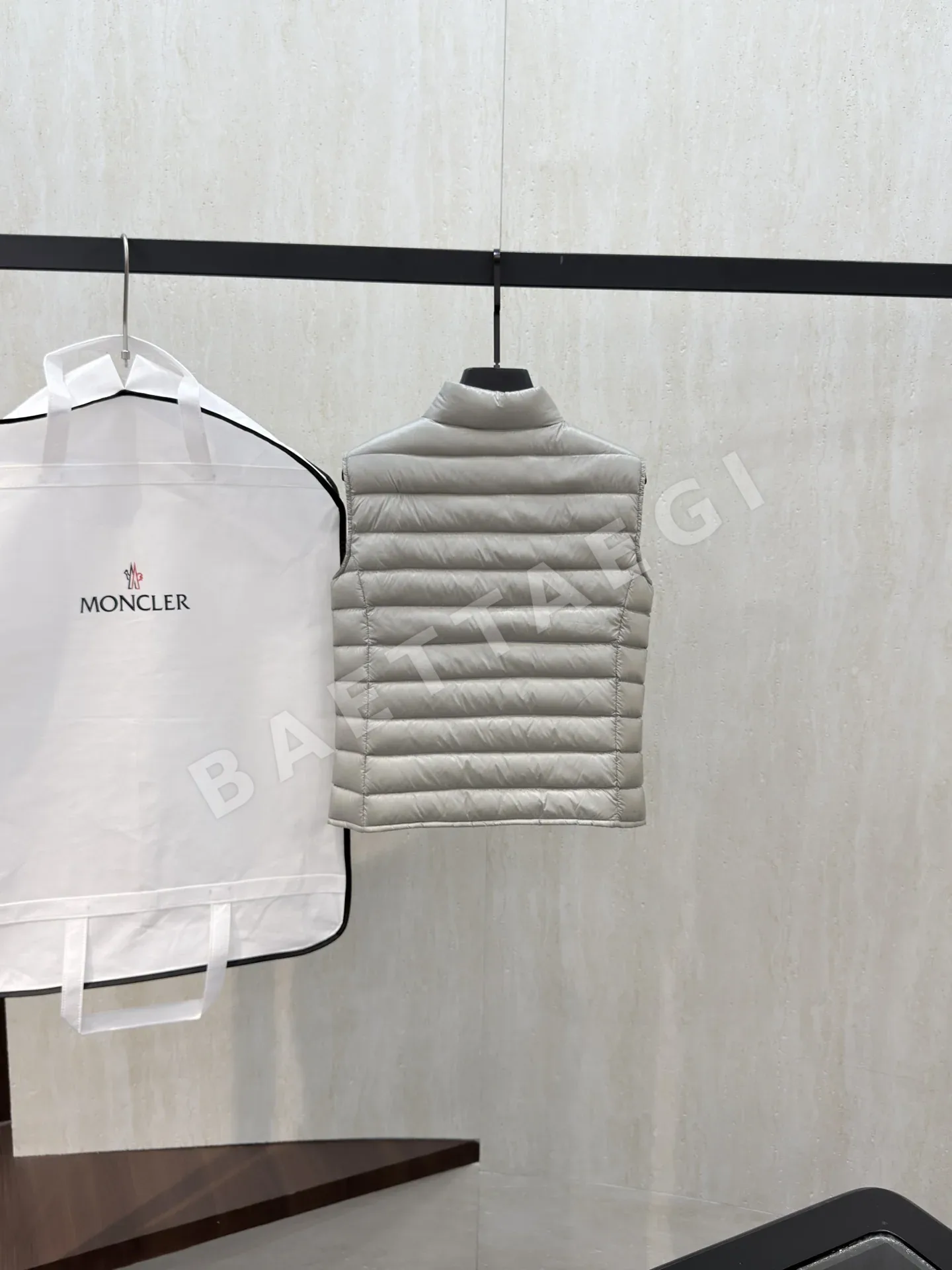 몽클레르 여성 조끼 상세 이미지 8
