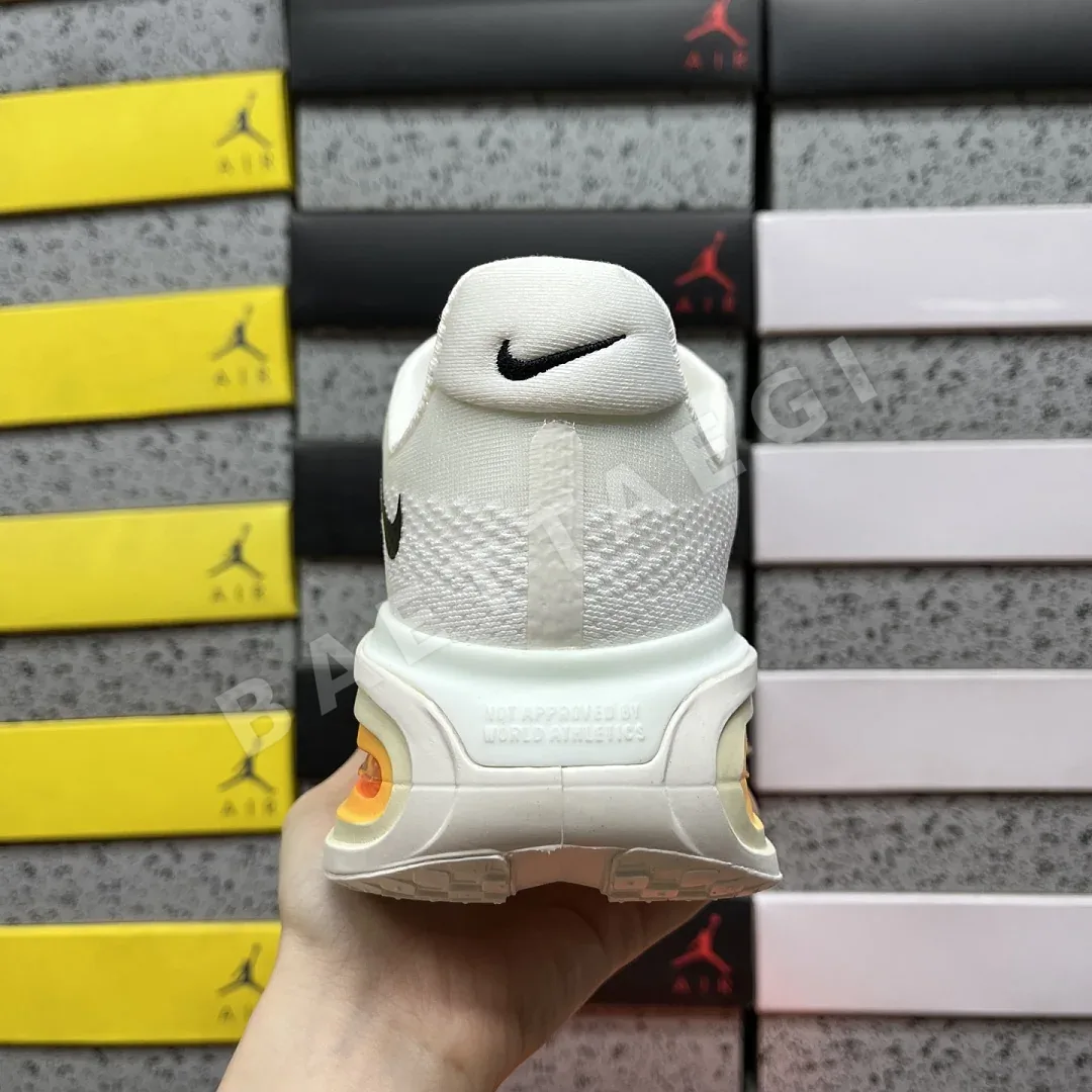 나이키 [CG] 보메로 프리미엄 IQ4035-100 201984 Nike Vomero Premium Sail Coconut Milk 상세 이미지 9