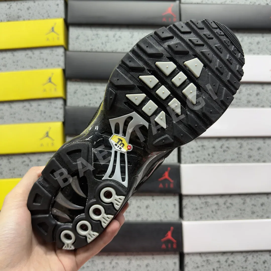 나이키 [BD] 에어 맥스 플러스 DX8971-001 201857 Nike Air Max Plus Mini Swoosh Black Silver 상세 이미지 6