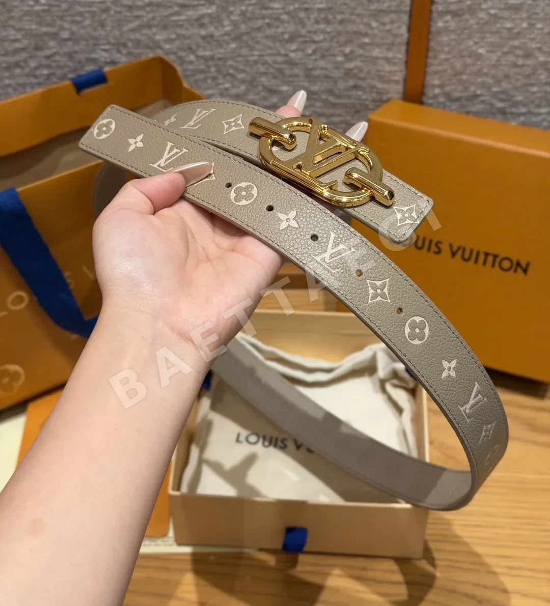 루이비통 아이코닉 30mm 리버시블 소가죽 벨트 상세 이미지 3