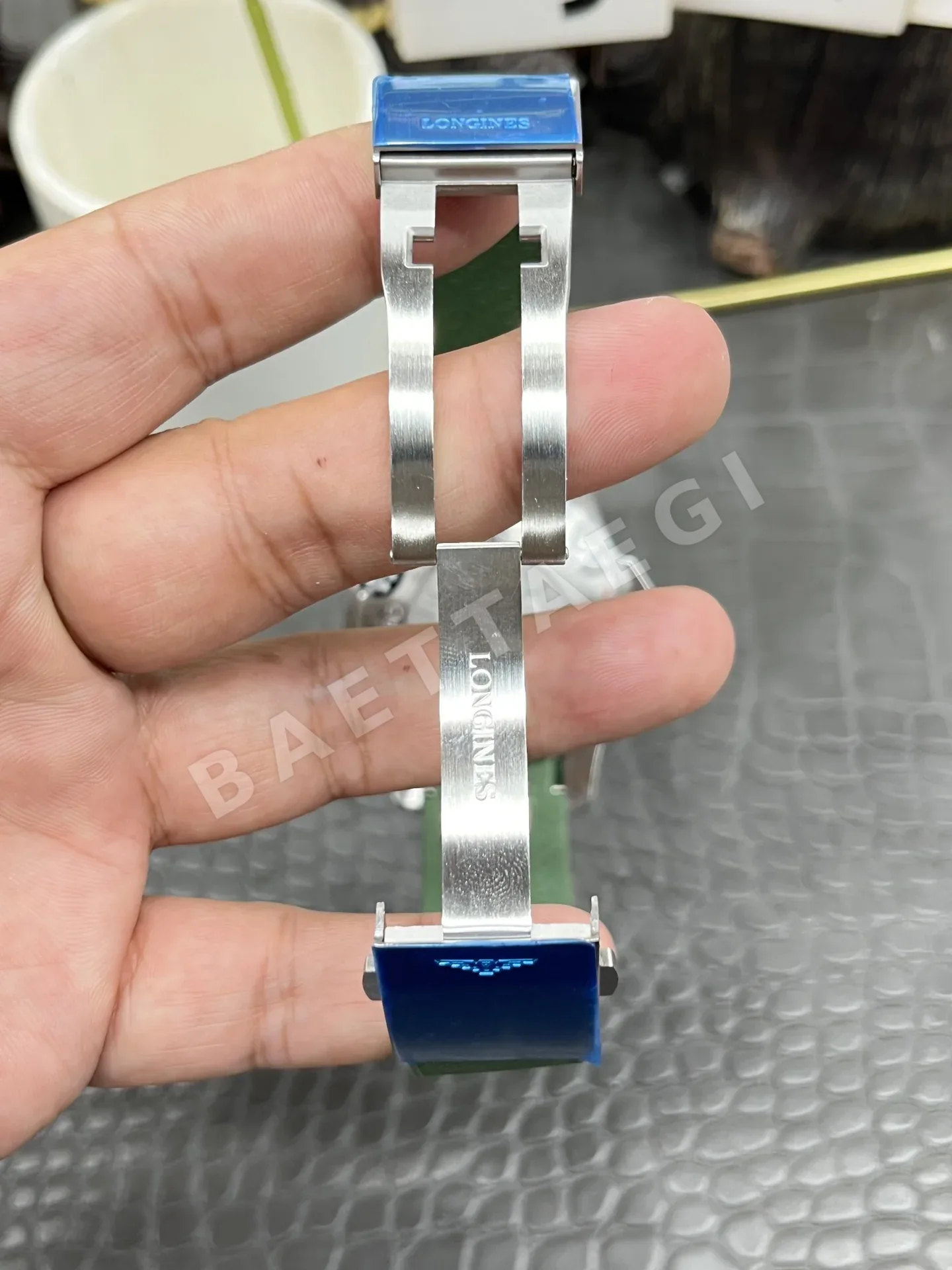 론진 콘퀘스트 그린 다이얼 러버 시계 상세 이미지 8