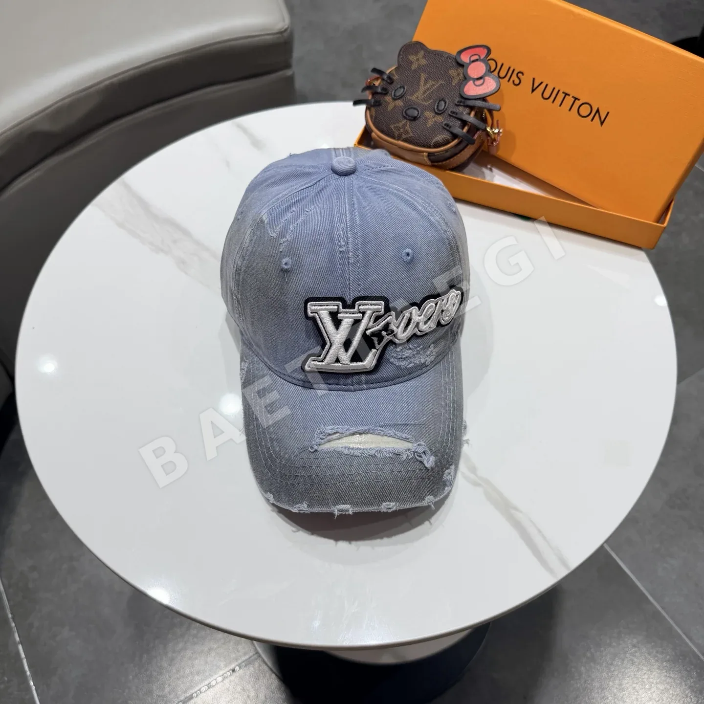루이비통 LV 손상 가공 베이스볼캡 상세 이미지 2
