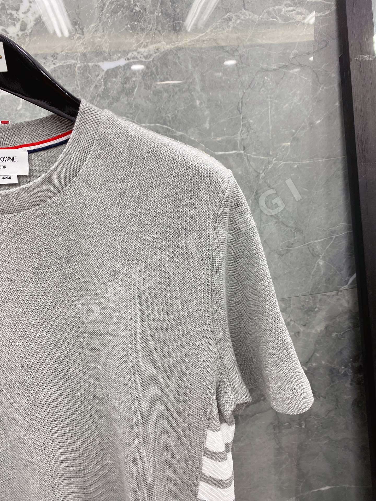톰브라운 남성 반팔 상세 이미지 2