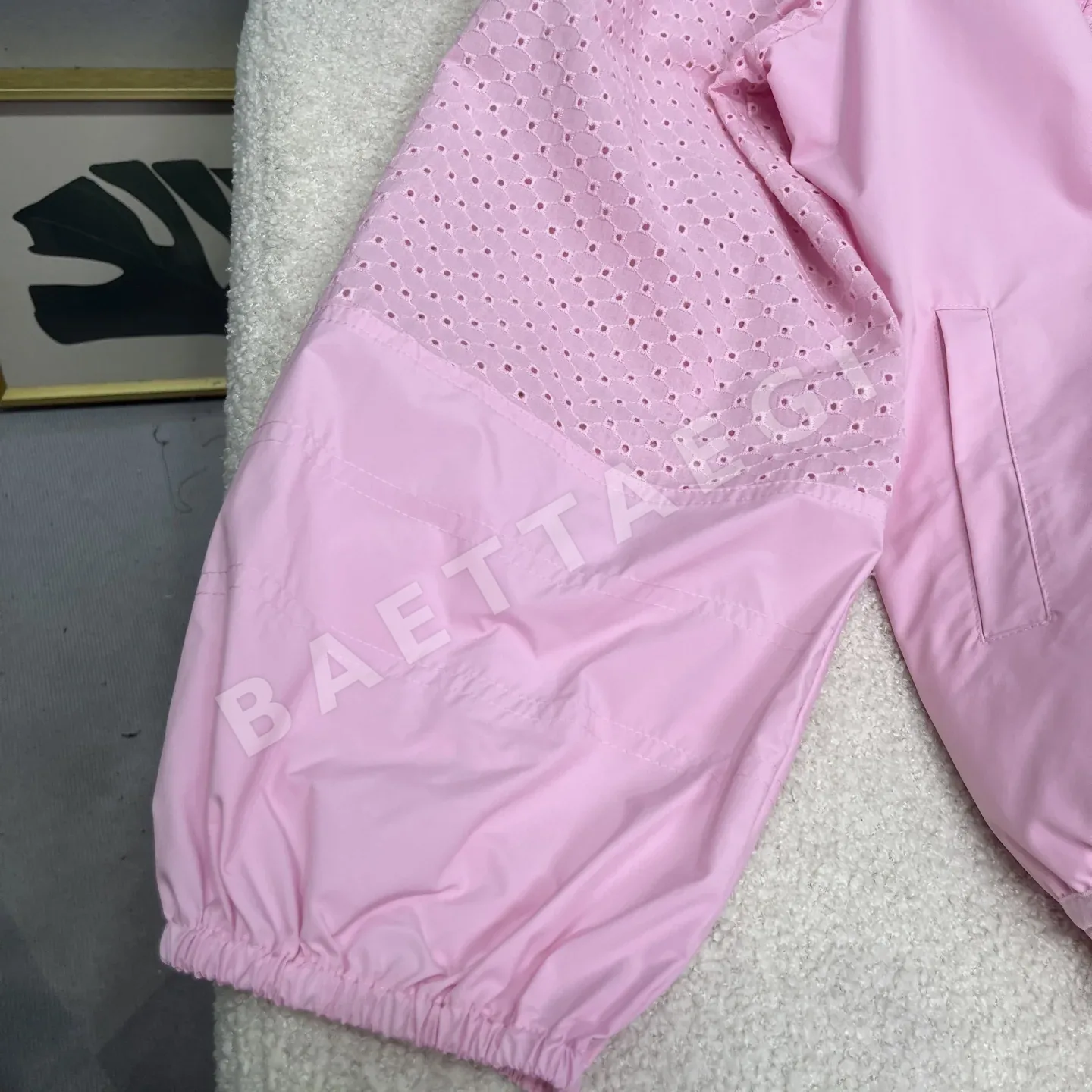 몽클레르 여름용 메시 자수 디테일 여성 자켓 상세 이미지 6