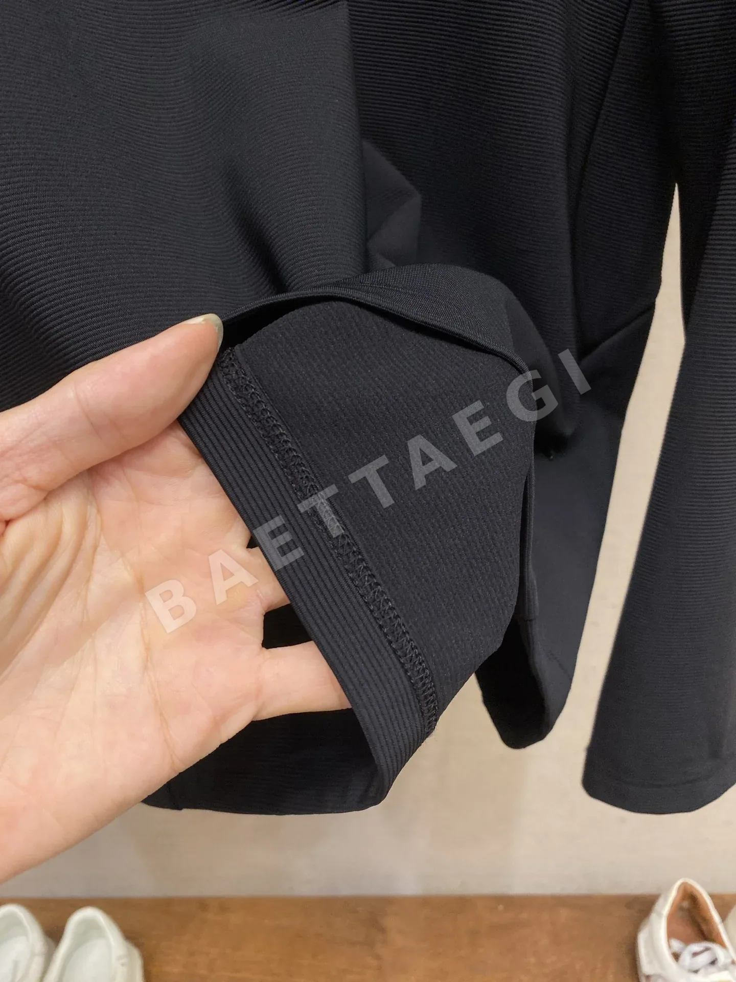 아크테릭스 컬러 블록 하프 집업 스탠드 카라 남성 긴팔 티셔츠 상세 이미지 8