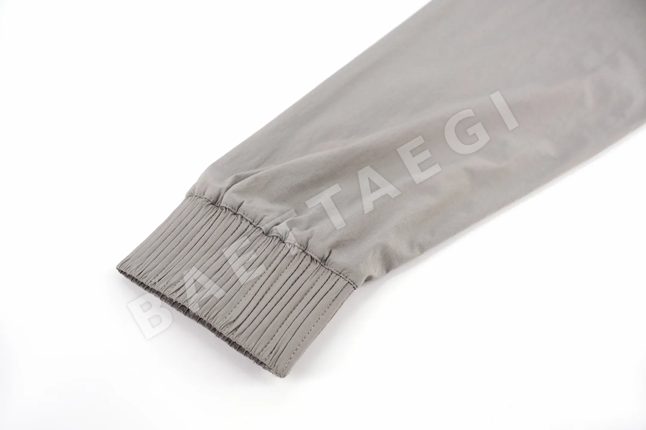 디올 로고 자수 스탠드 카라 나일론 자켓 상세 이미지 6