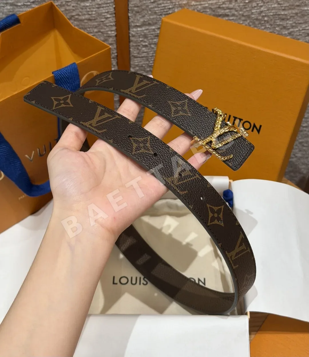 루이비통 이니셜 모노그램 리버시블 벨트 상세 이미지 5