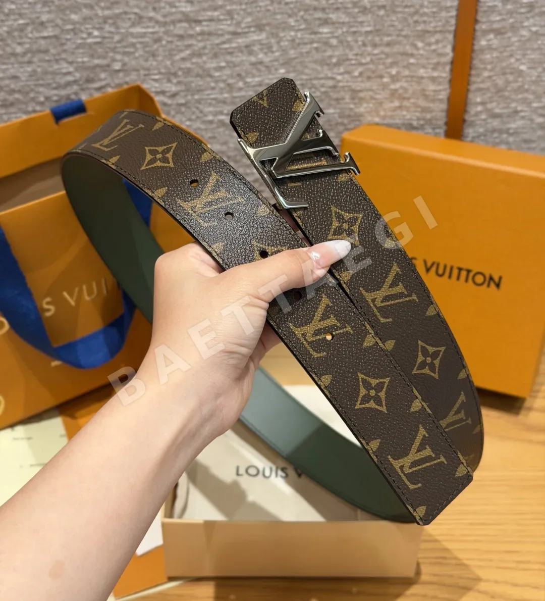 루이비통 남성 리버시블 40mm 벨트 상세 이미지 3