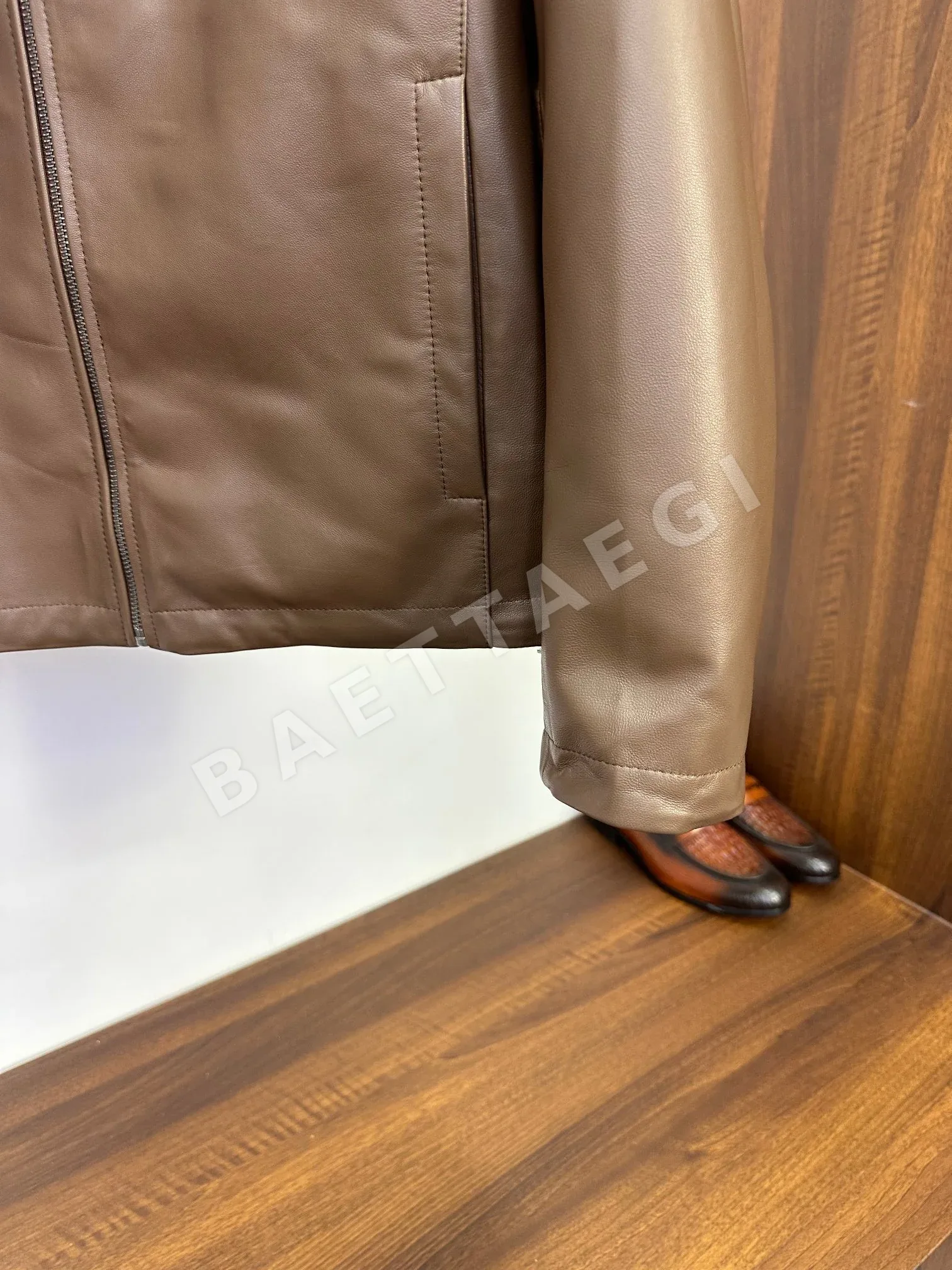 루이비통 리버시블 후드 램스킨 남성 자켓 상세 이미지 9