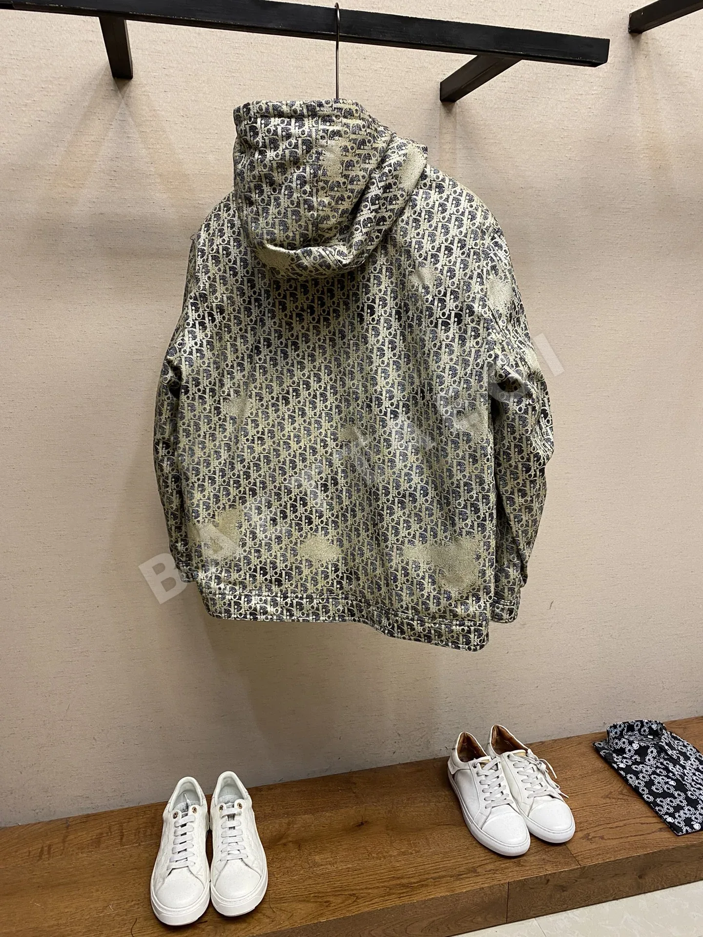디올 로고 자카드 데님 후드 다운 자켓 상세 이미지 2