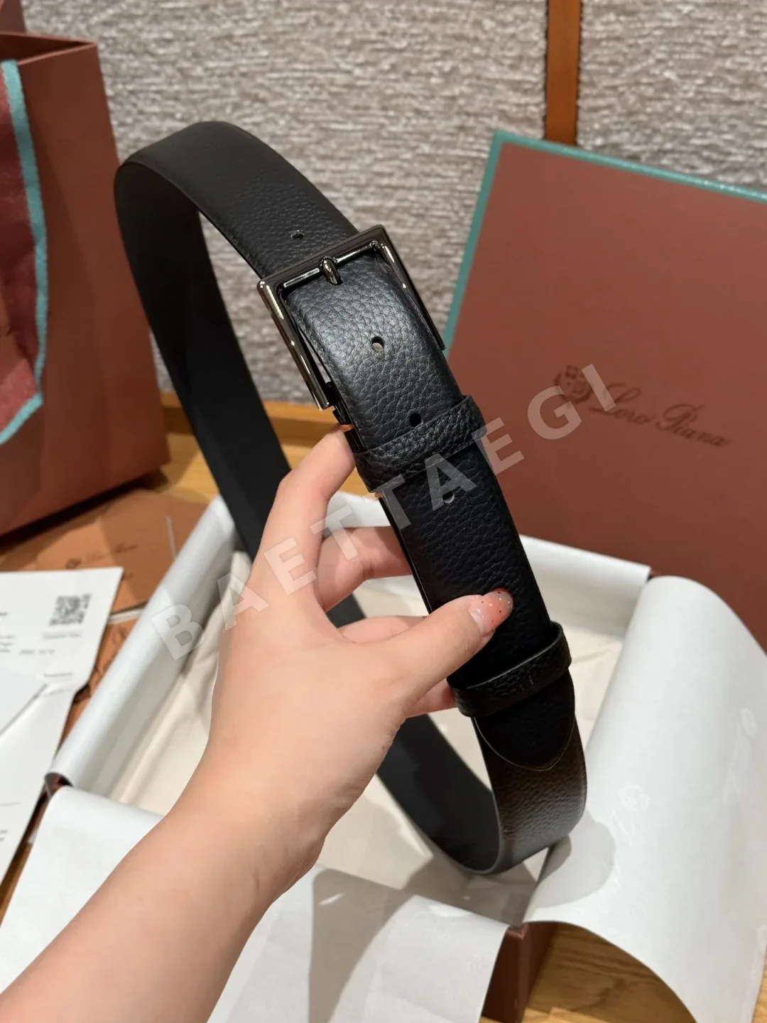 로로피아나 소가죽 메탈 버클 남성용 벨트 상세 이미지 4