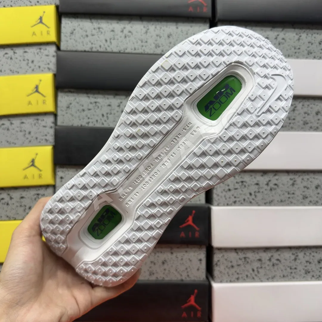 나이키 [5A] 보메로 프리미엄 HQ2050-102 201758 Nike Vomero Premium 상세 이미지 2