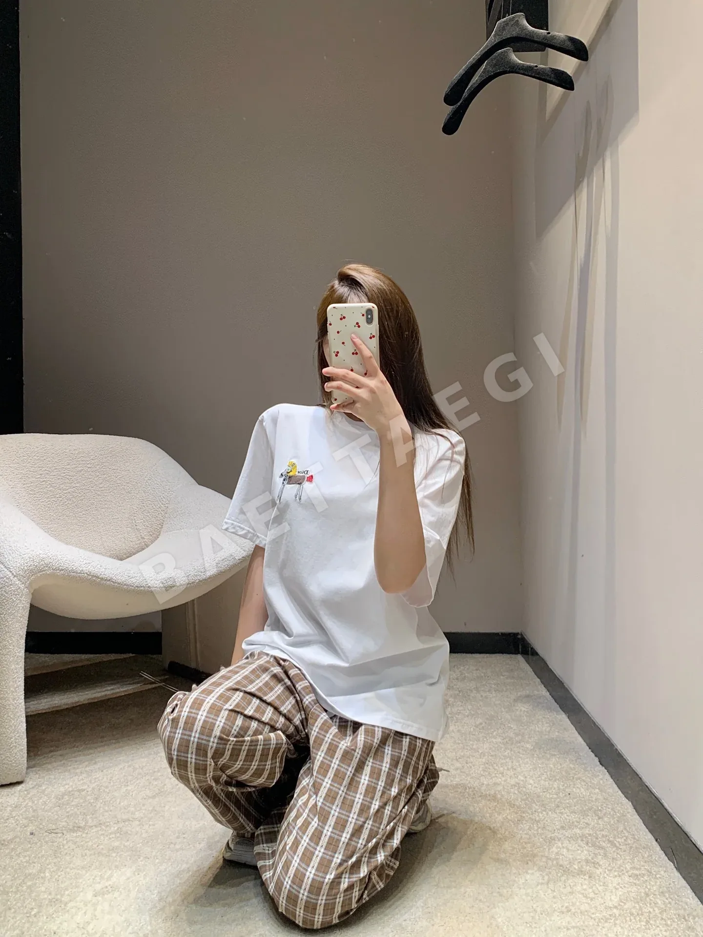 디올 포니 자수 오버사이즈 여성 반팔 티셔츠 상세 이미지 7