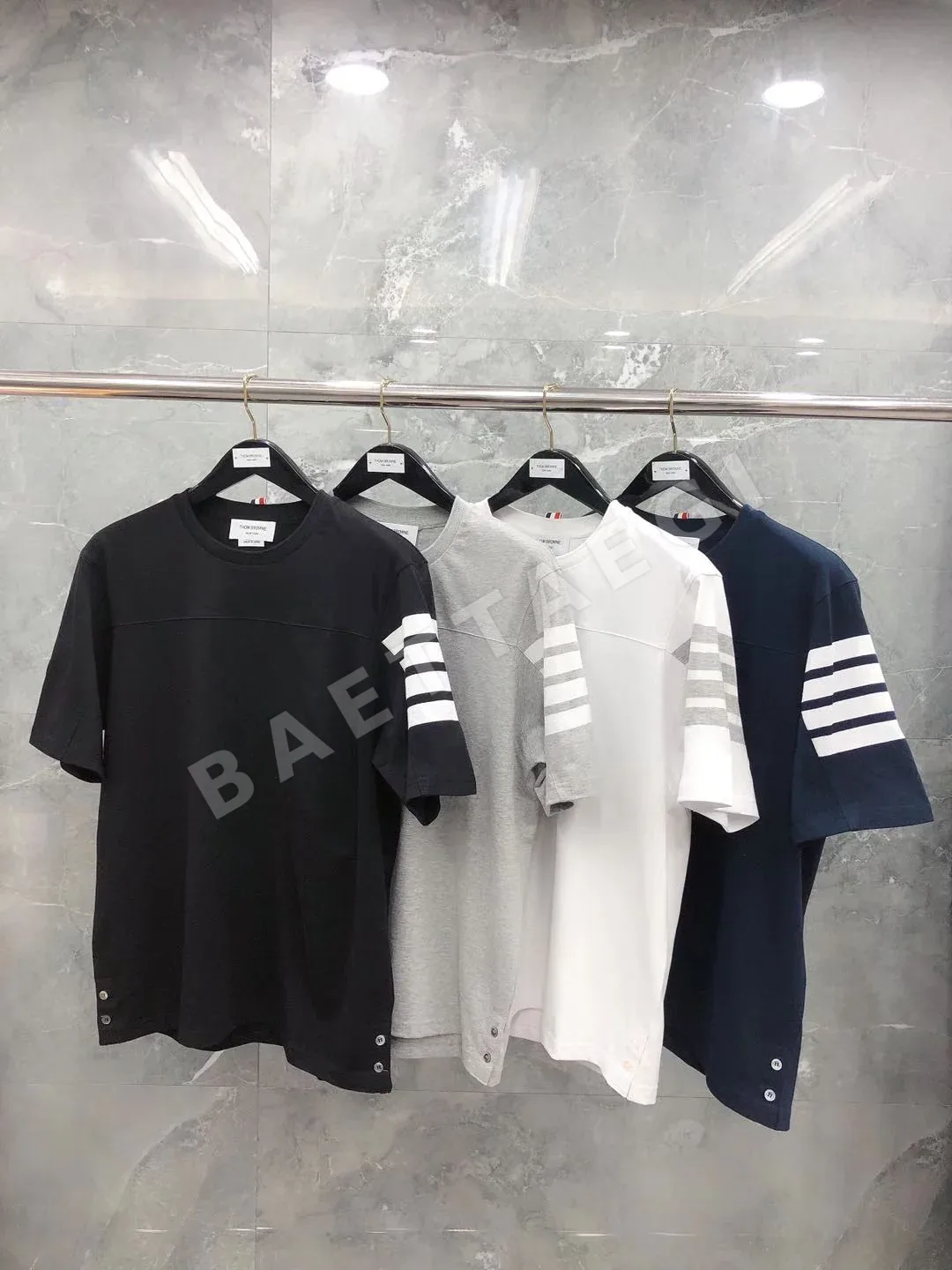 톰브라운 사선 반팔 티셔츠 40455