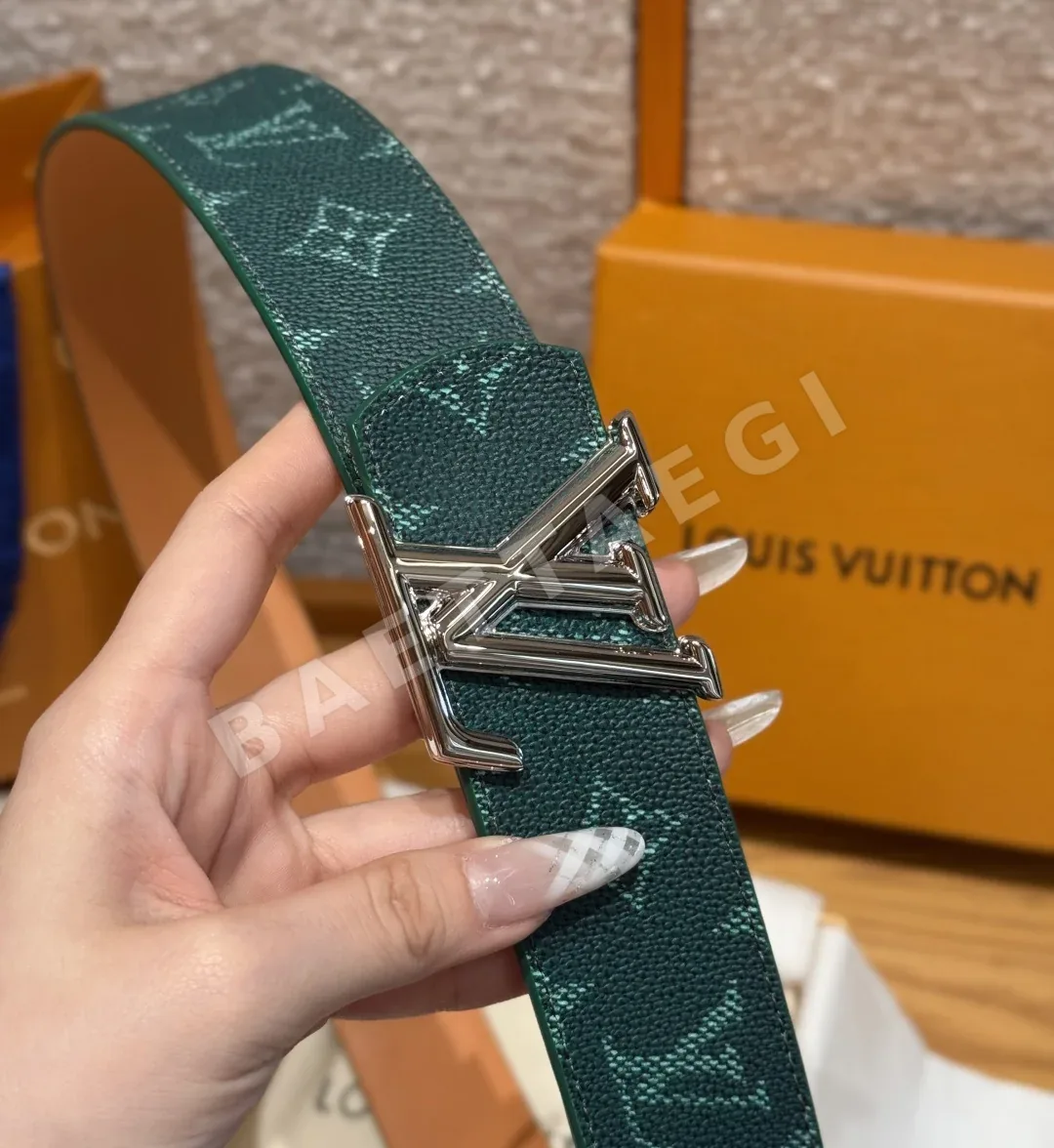루이비통 디멘션 모노그램 리버시블 40mm 벨트 상세 이미지 5