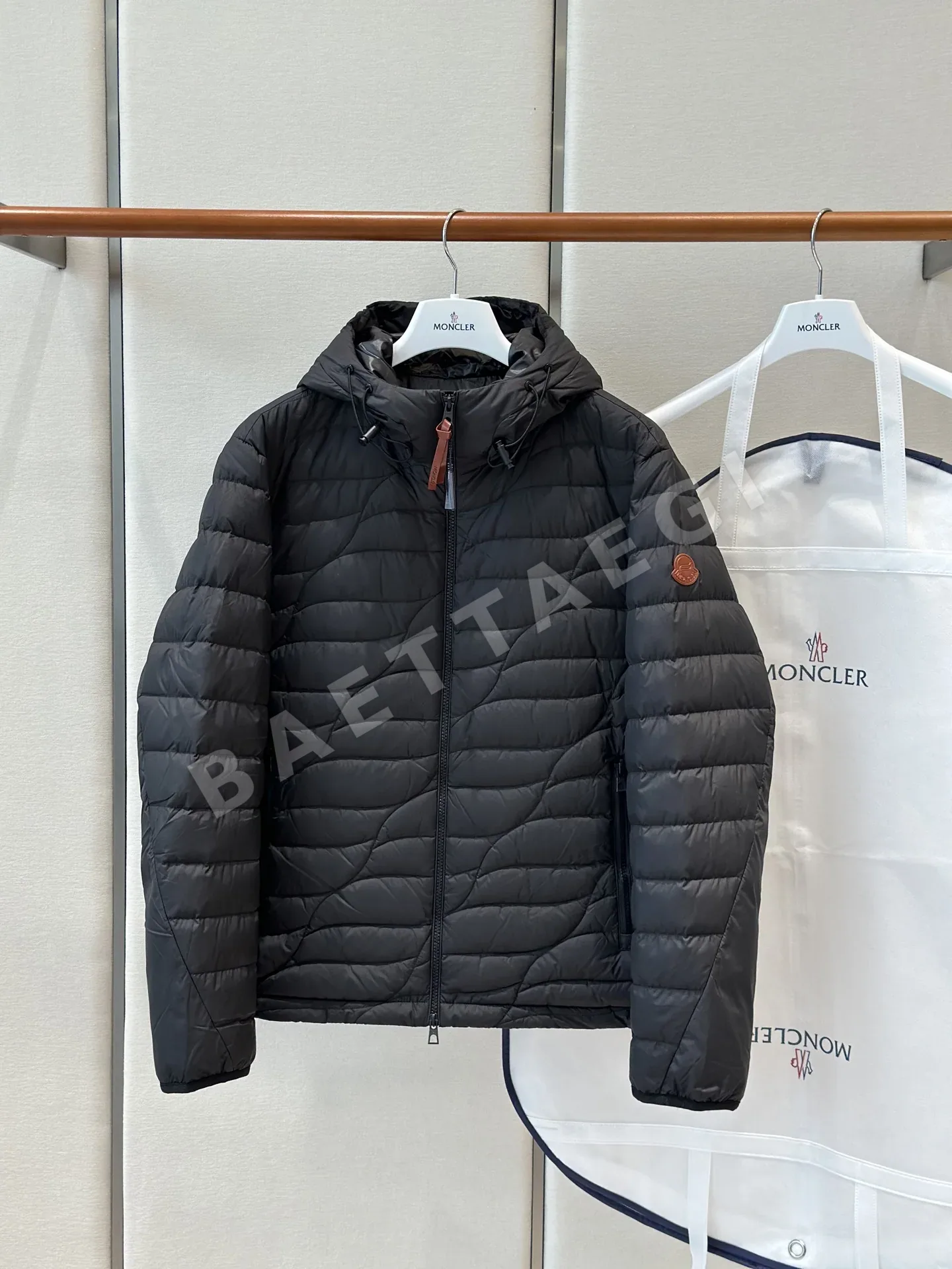 몽클레르 CHITU 남성 경량 다운 패딩 207374