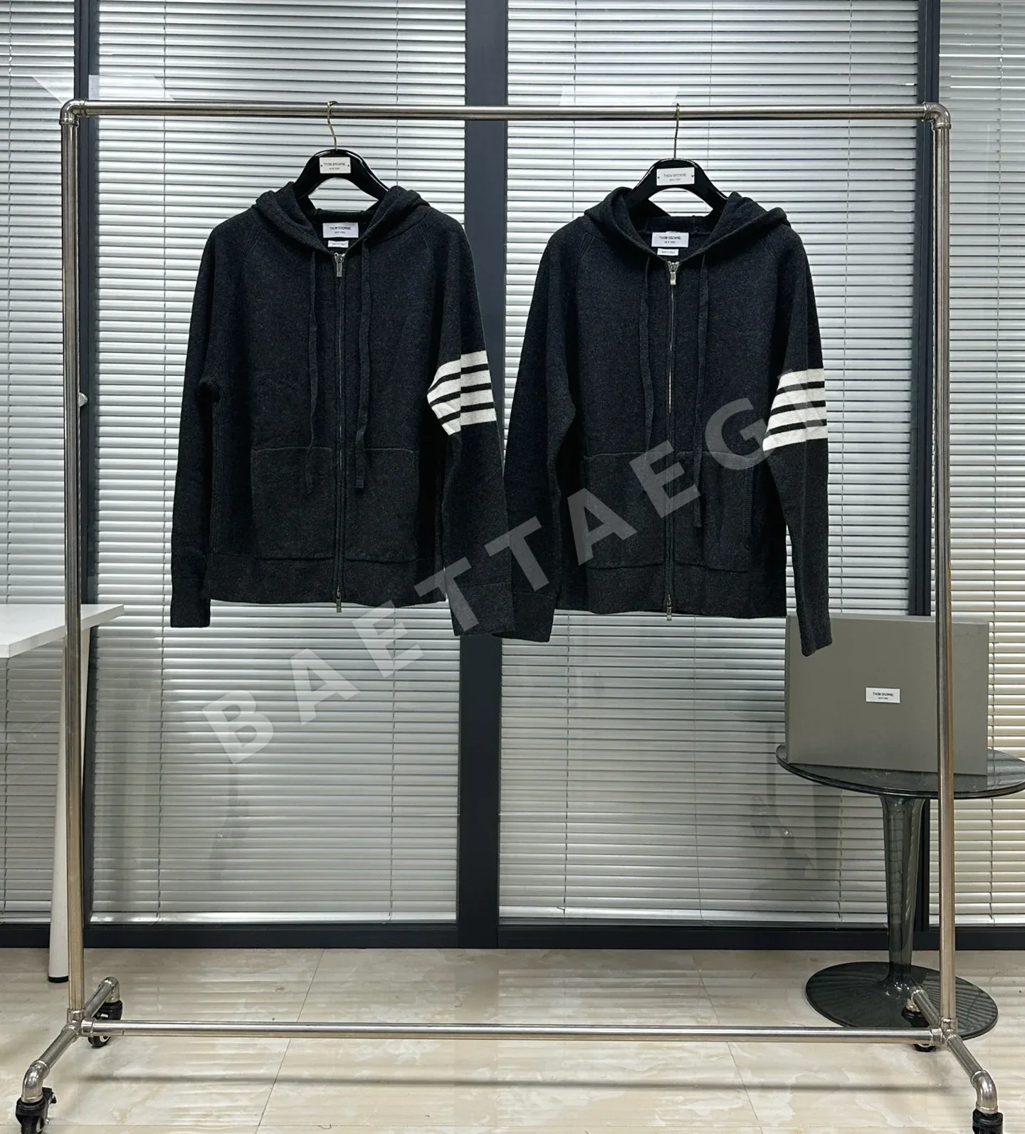 톰브라운 클래식 울 후드 자켓 WT284229