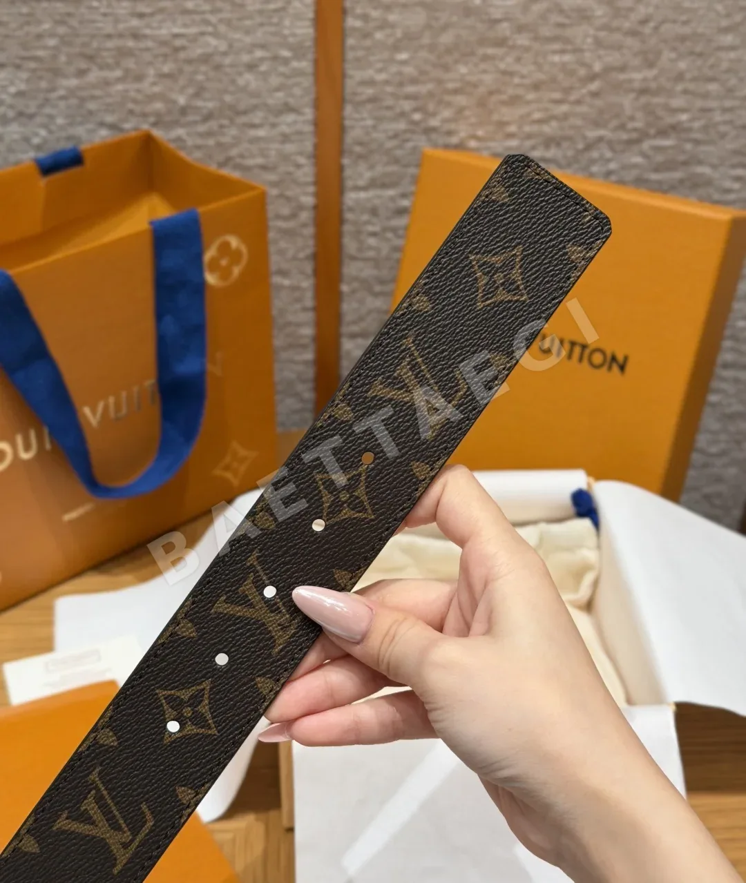 루이비통 이니셜 40mm 리버시블 벨트 상세 이미지 5