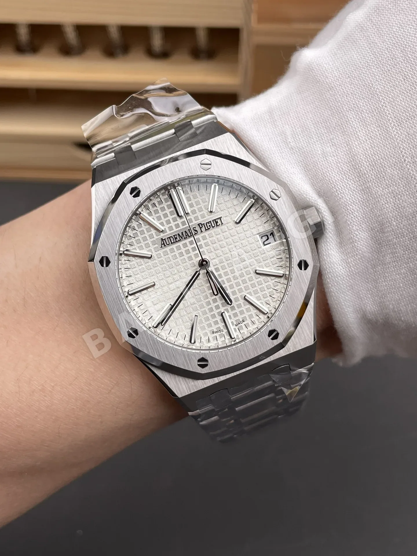 오데마피게 로얄오크 15510 화이트 다이얼 41mm 시계 상세 이미지 9