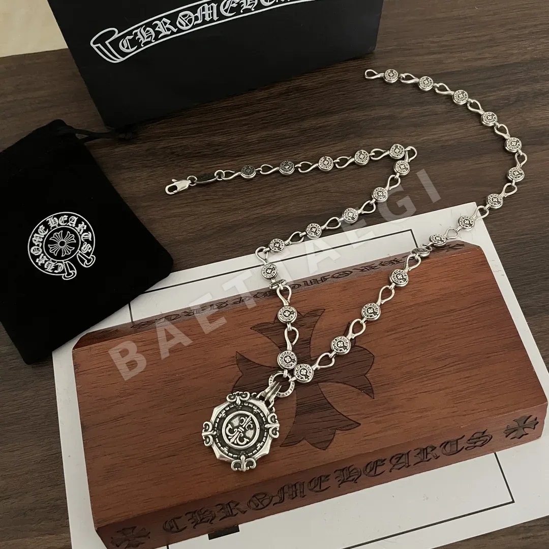 크롬하츠 클래식 레트로 스카우트 플라워 펜던트 목걸이 상세 이미지 9