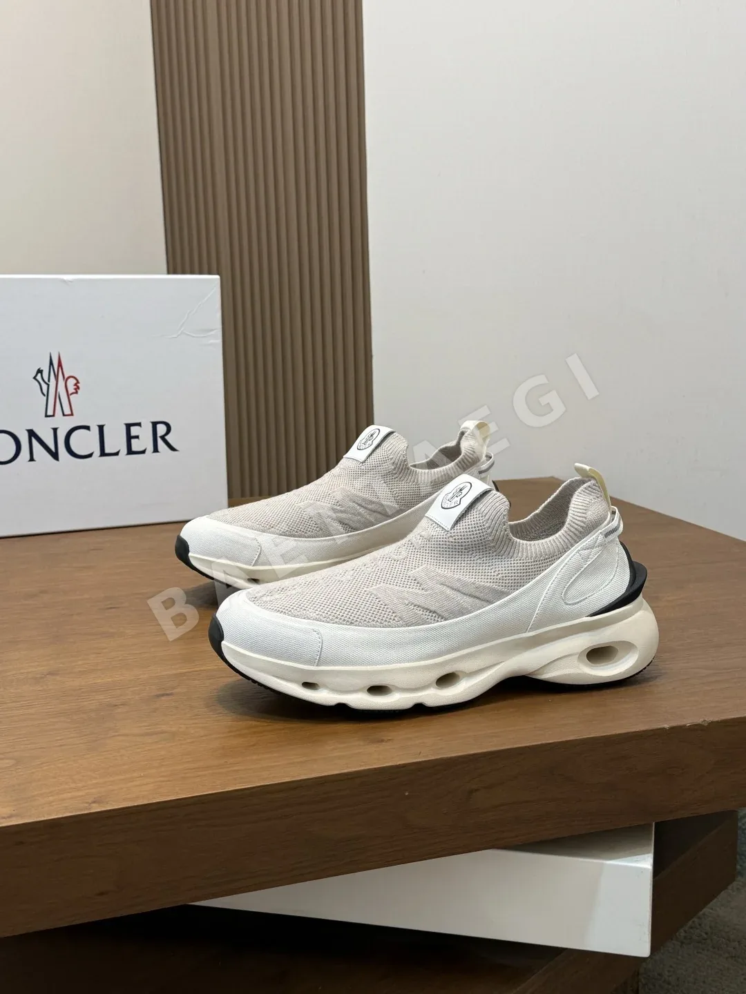 몽클레르 메시 네오프렌 남성 스니커즈 상세 이미지 3
