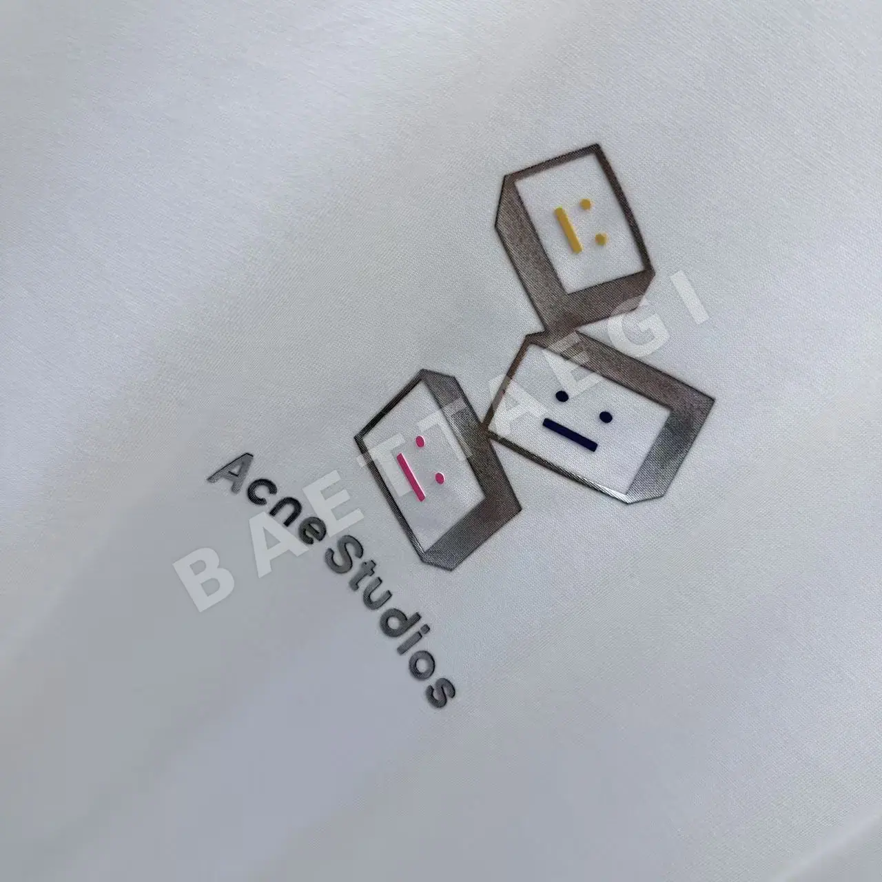 아크네스튜디오 3D 에폭시 크루넥 반팔 티셔츠 상세 이미지 4