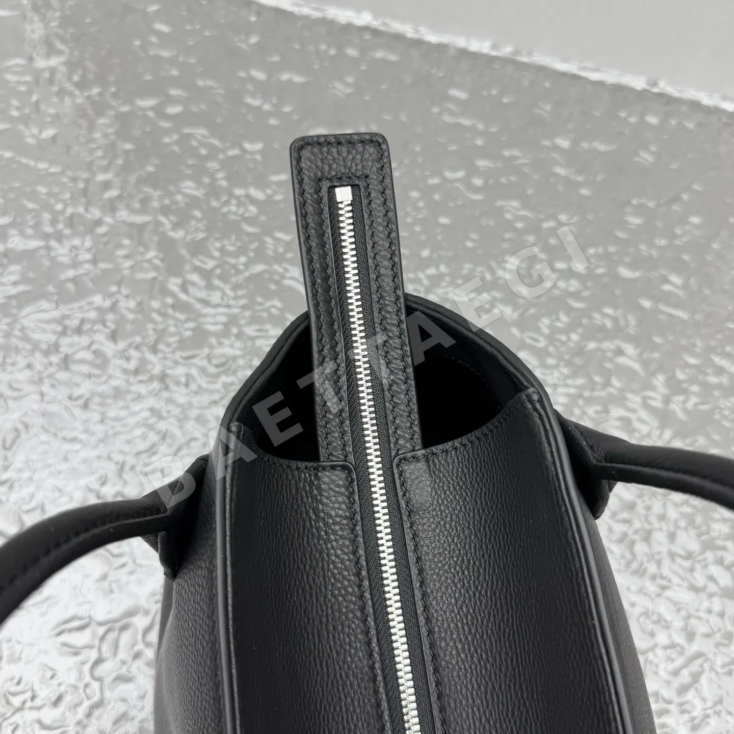 더로우 테라스 바우렛 핸드백 상세 이미지 11