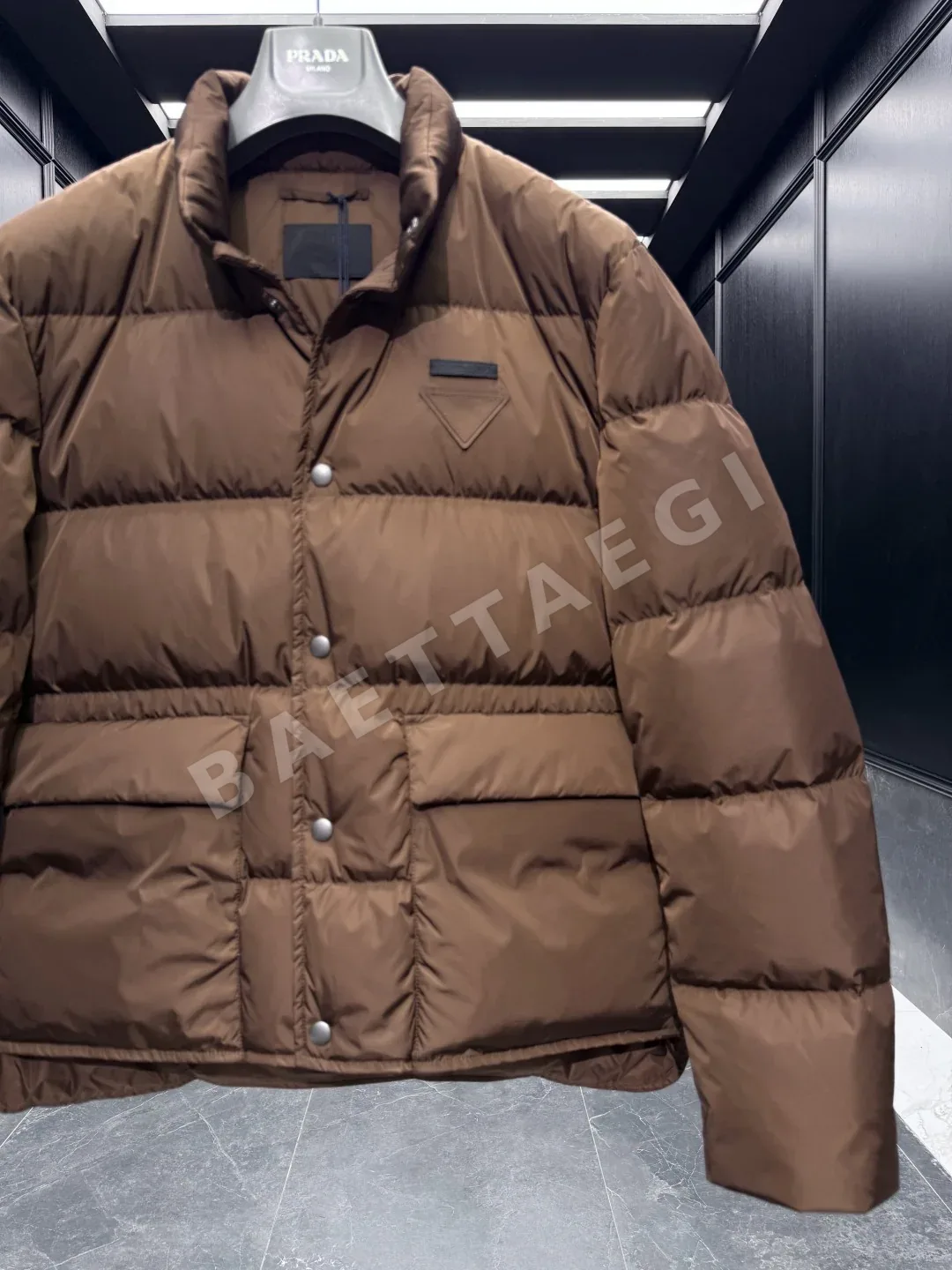 프라다 Re-Nylon 구스다운 남성 패딩 상세 이미지 6