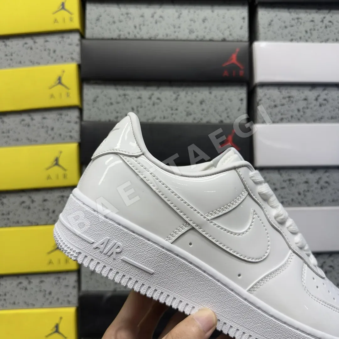 나이키 [XY/PB] 에어 포스 1 로우 IV2857-100 201751 Nike Air Force 1 Low '07 Premium White 상세 이미지 3