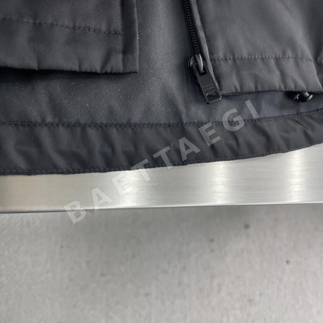 프라다 미니멀 캐주얼 남성 자켓 상세 이미지 6