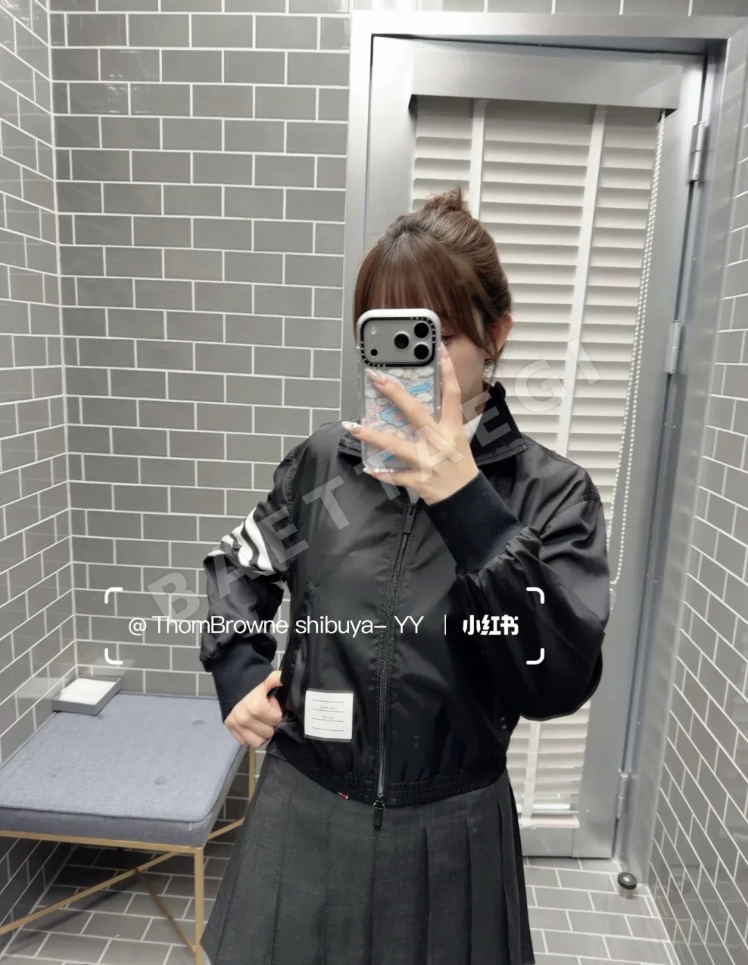 톰브라운 4바 스트라이프 경량 나일론 여성 자켓 상세 이미지 2