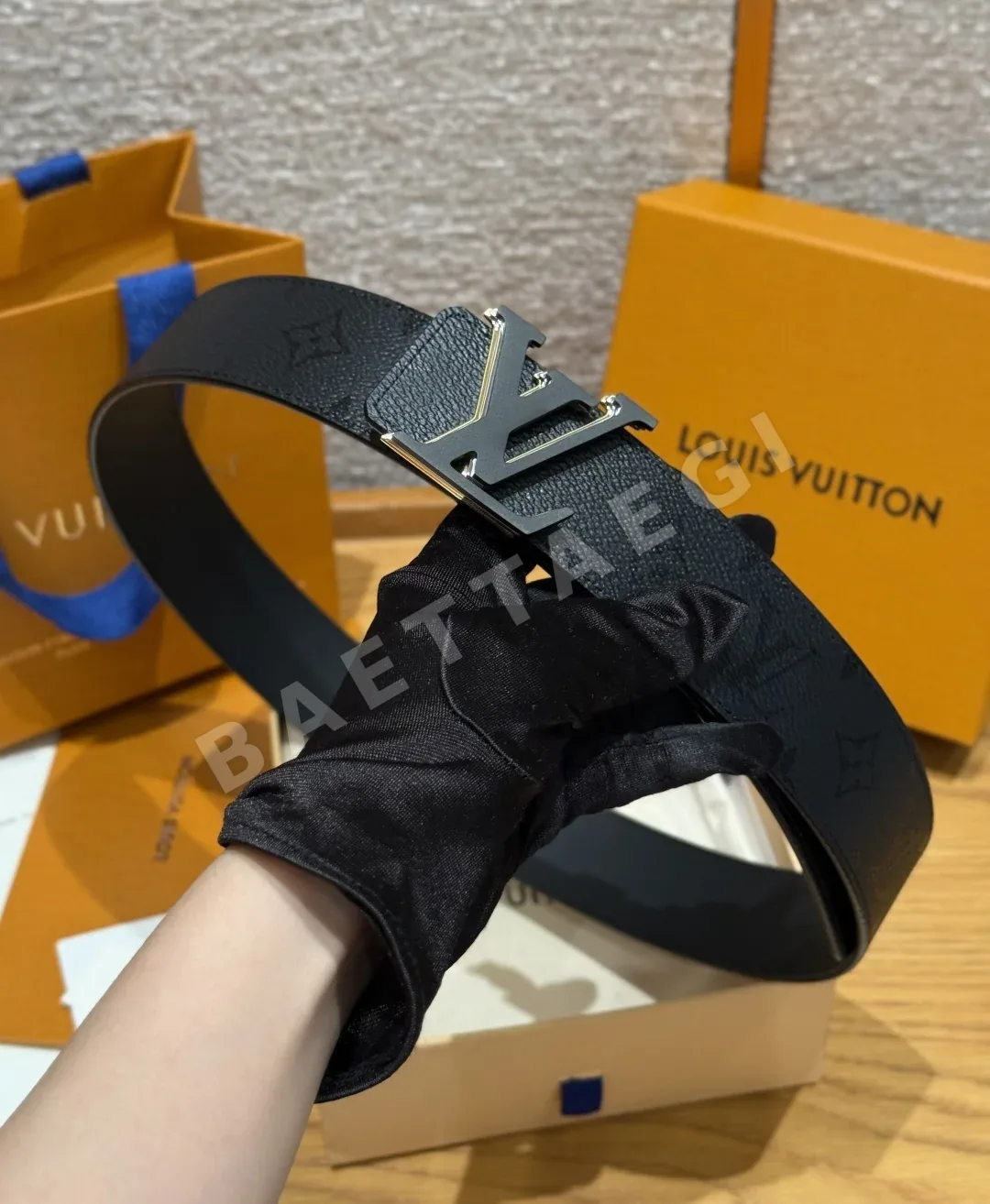 루이비통 이니셜 40mm 리버시블 벨트 상세 이미지 9