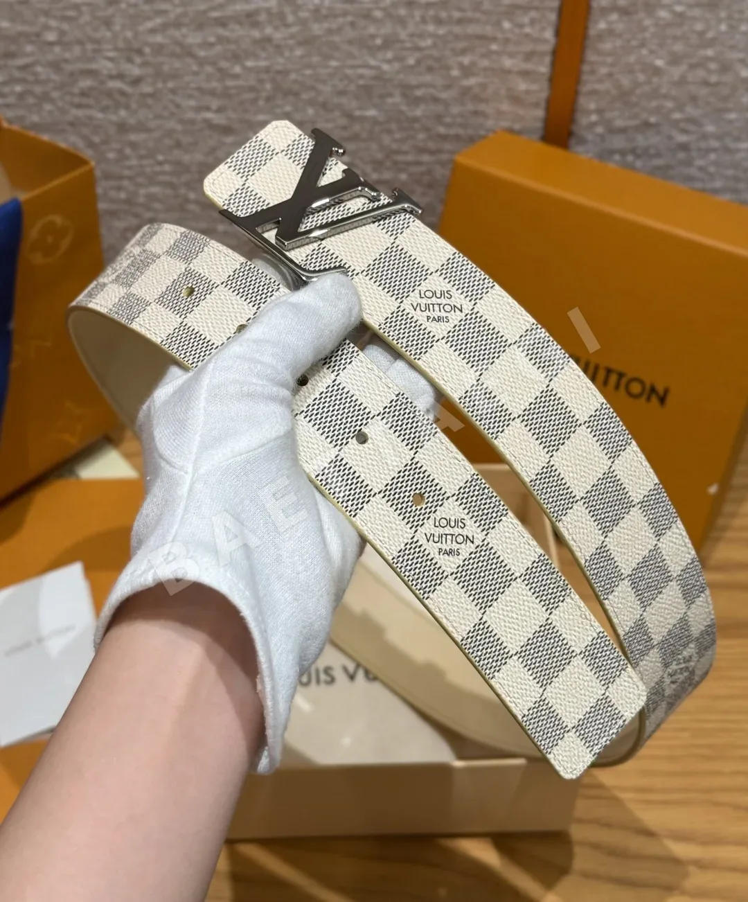루이비통 LV 이니셜 40mm 리버서블 벨트 상세 이미지 9