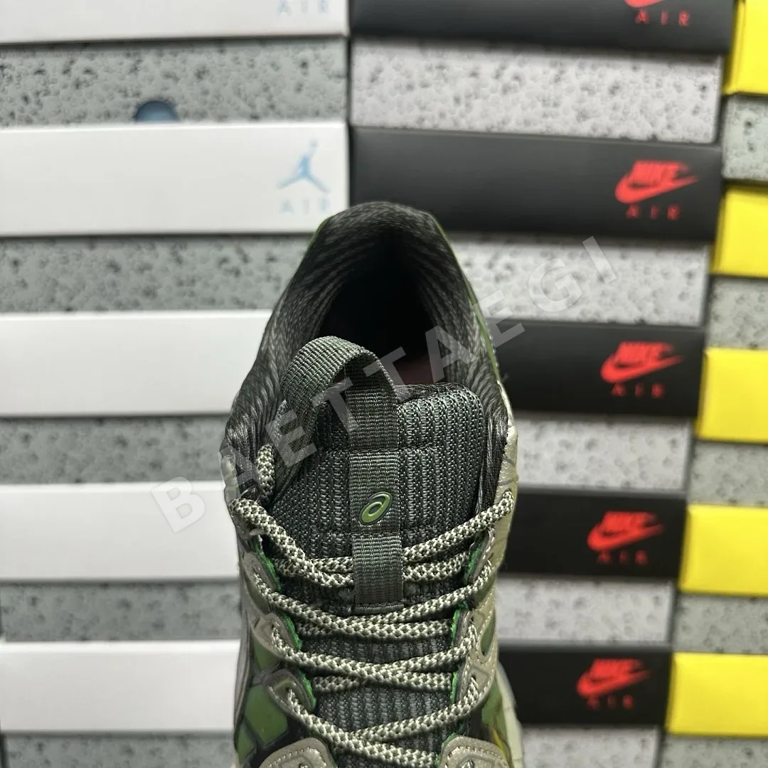 아식스 [KO] 1203A664-300 200454 Asics UB10-S Gel-Kayano 20 Kiko Kostadinov Moss 상세 이미지 5