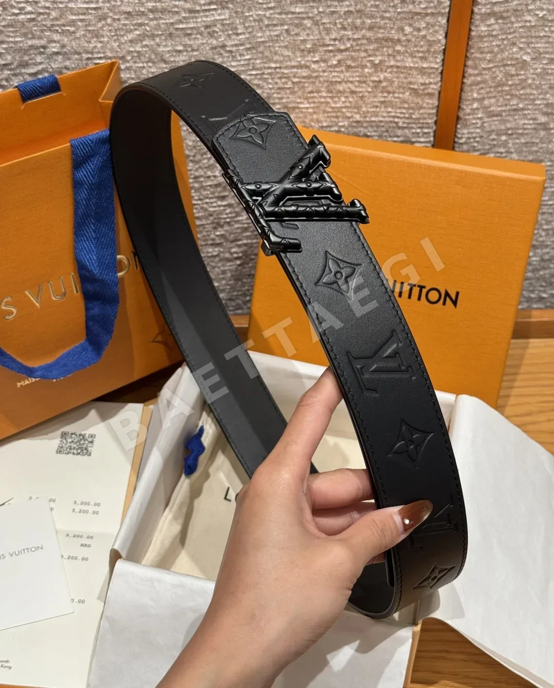 루이비통 디멘션 드리프트 플라워 스터드 40mm 리버시블 벨트 상세 이미지 3