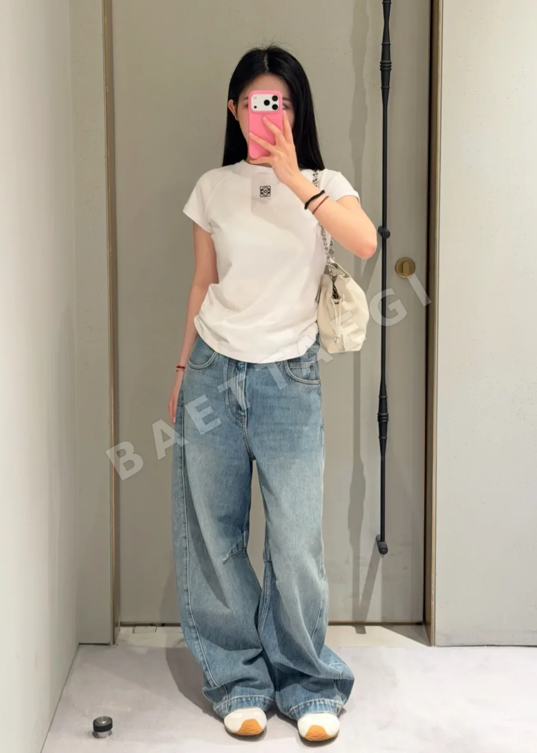 로에베 자수 로고 데님 팬츠 여성 바지 상세 이미지 4